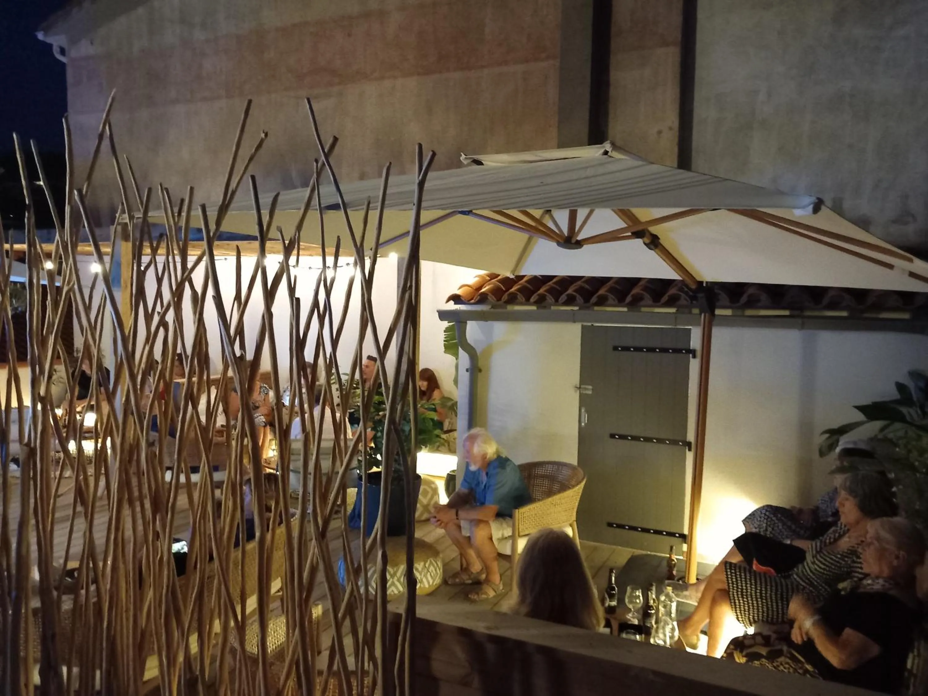 Property building in Intense Boutik-Hôtel