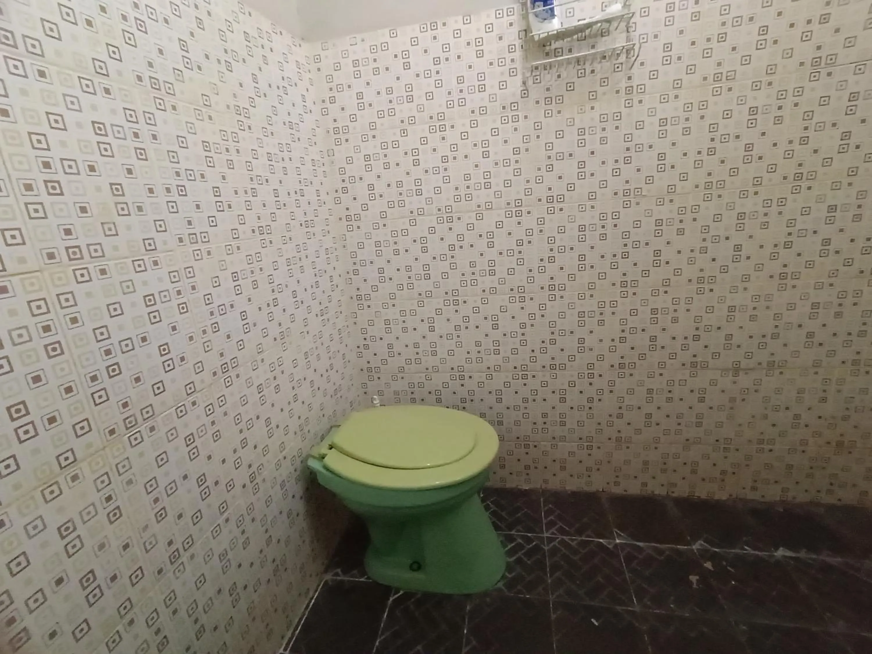 Bathroom in Hotel O Flamboyan 25 Homestay Syariah