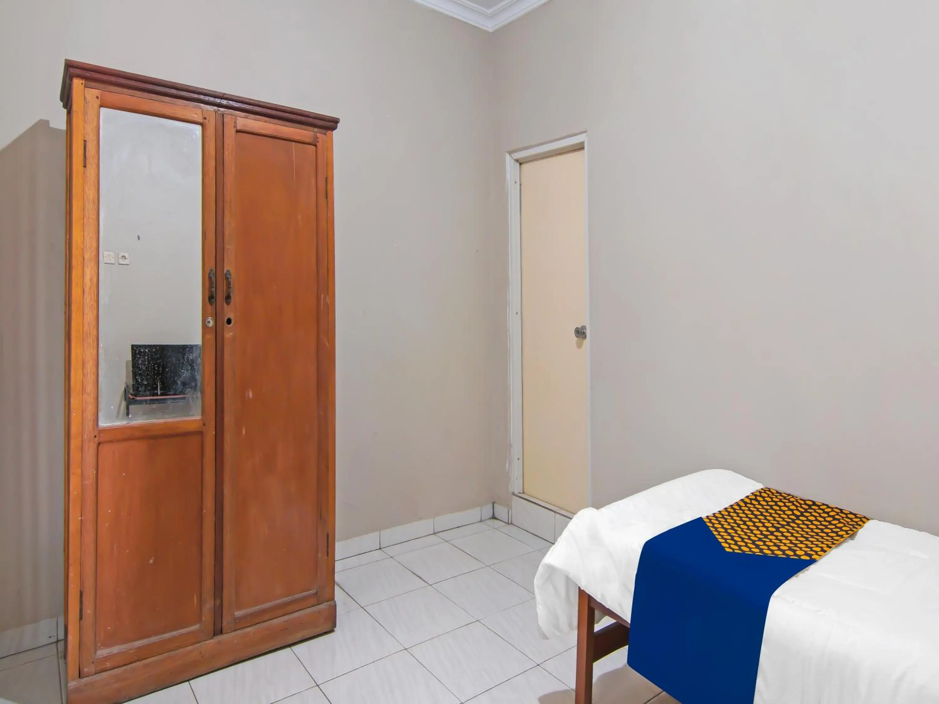 Bedroom, Bed in Hotel O Flamboyan 25 Homestay Syariah