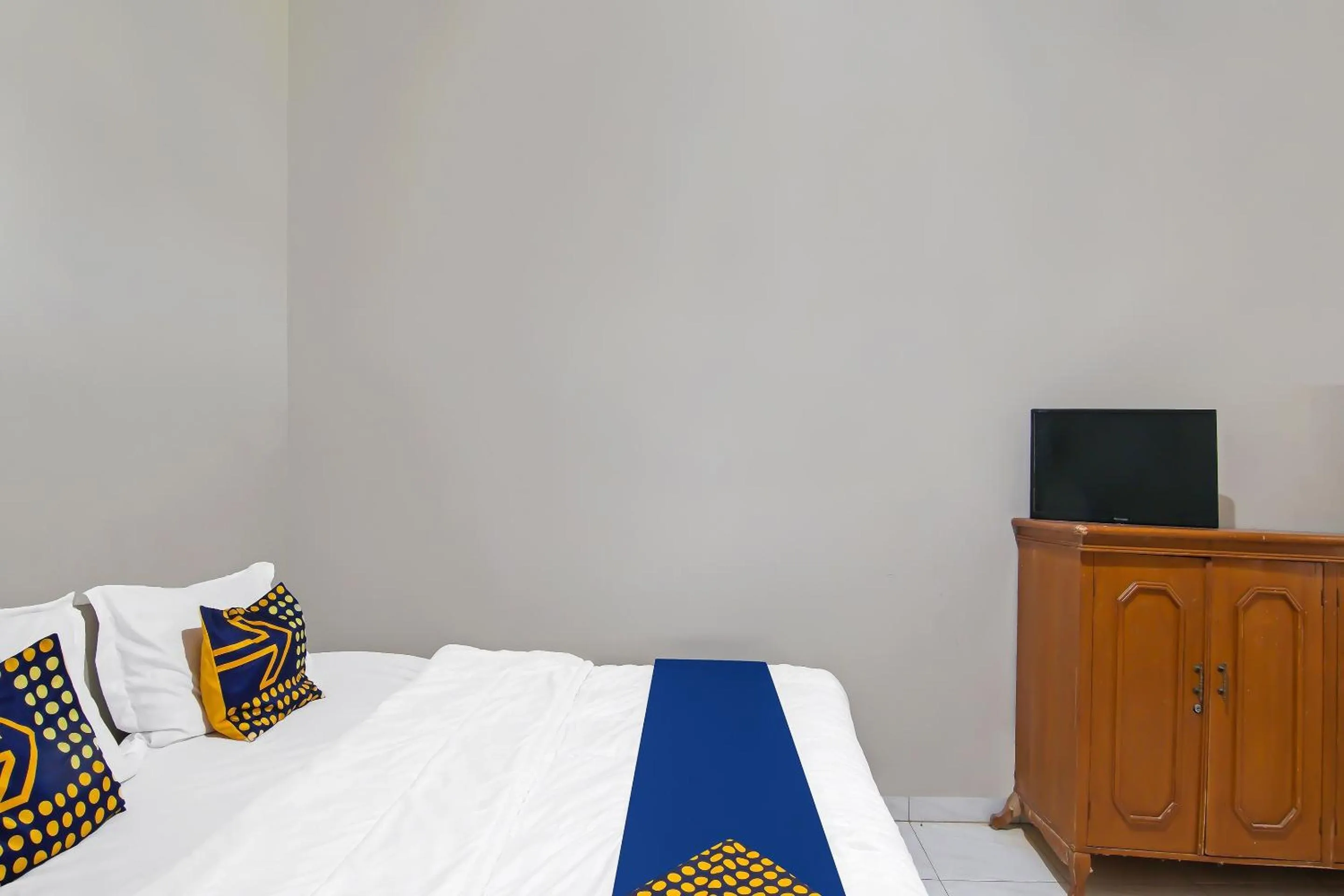 Bedroom, Bed in Hotel O Flamboyan 25 Homestay Syariah