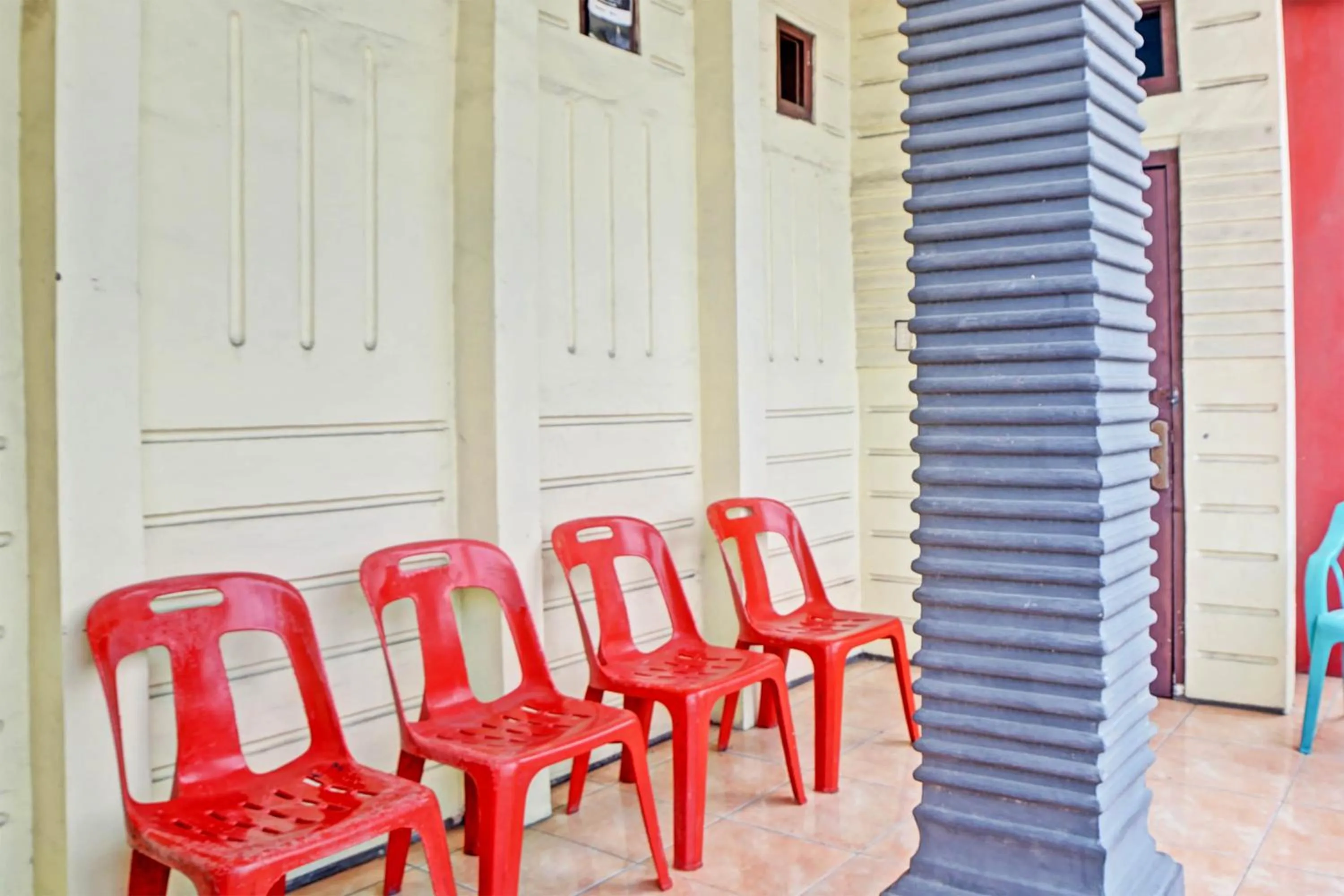 Lobby or reception in Hotel O Onasis Syariah Inn