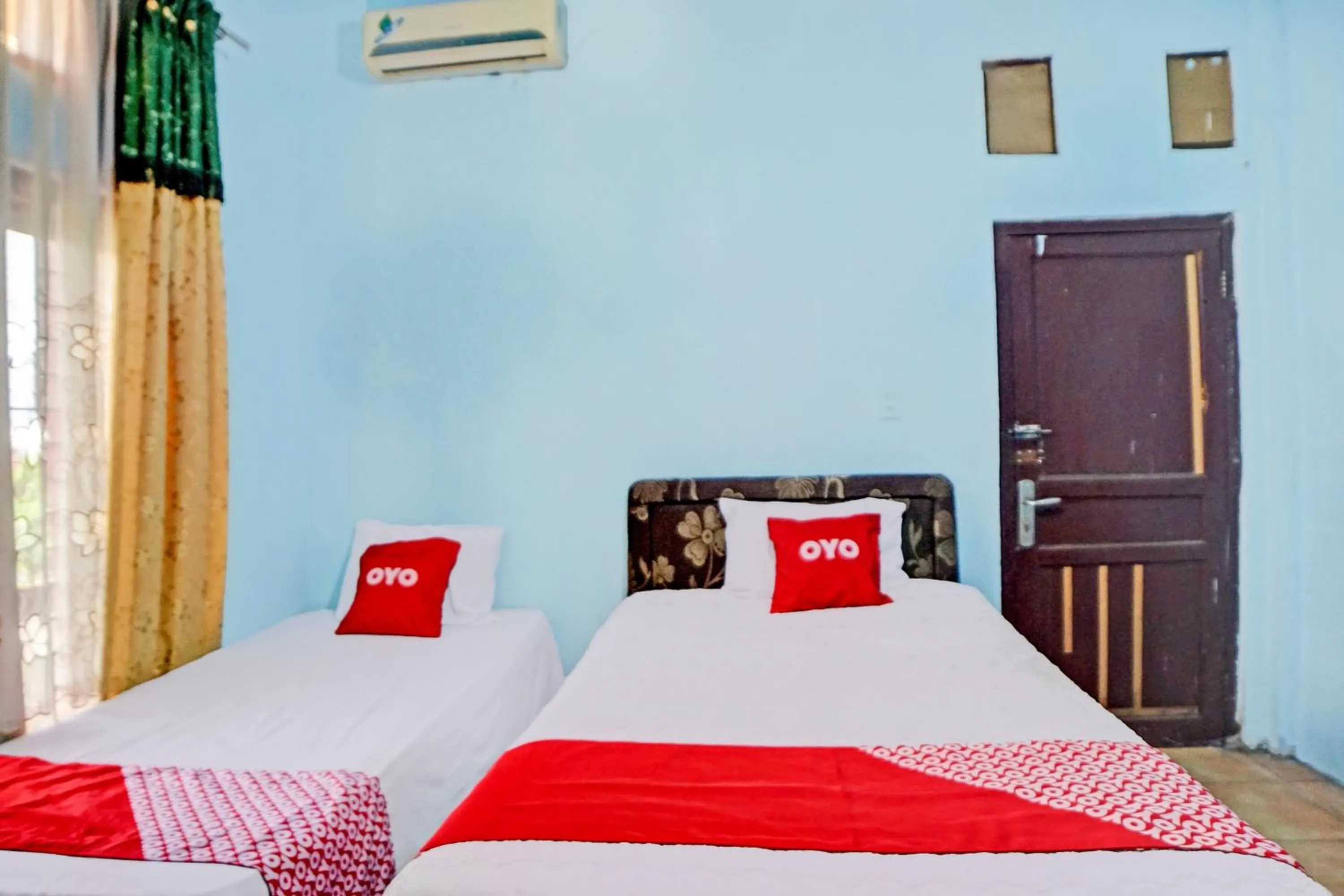 Bedroom, Bed in Hotel O Onasis Syariah Inn