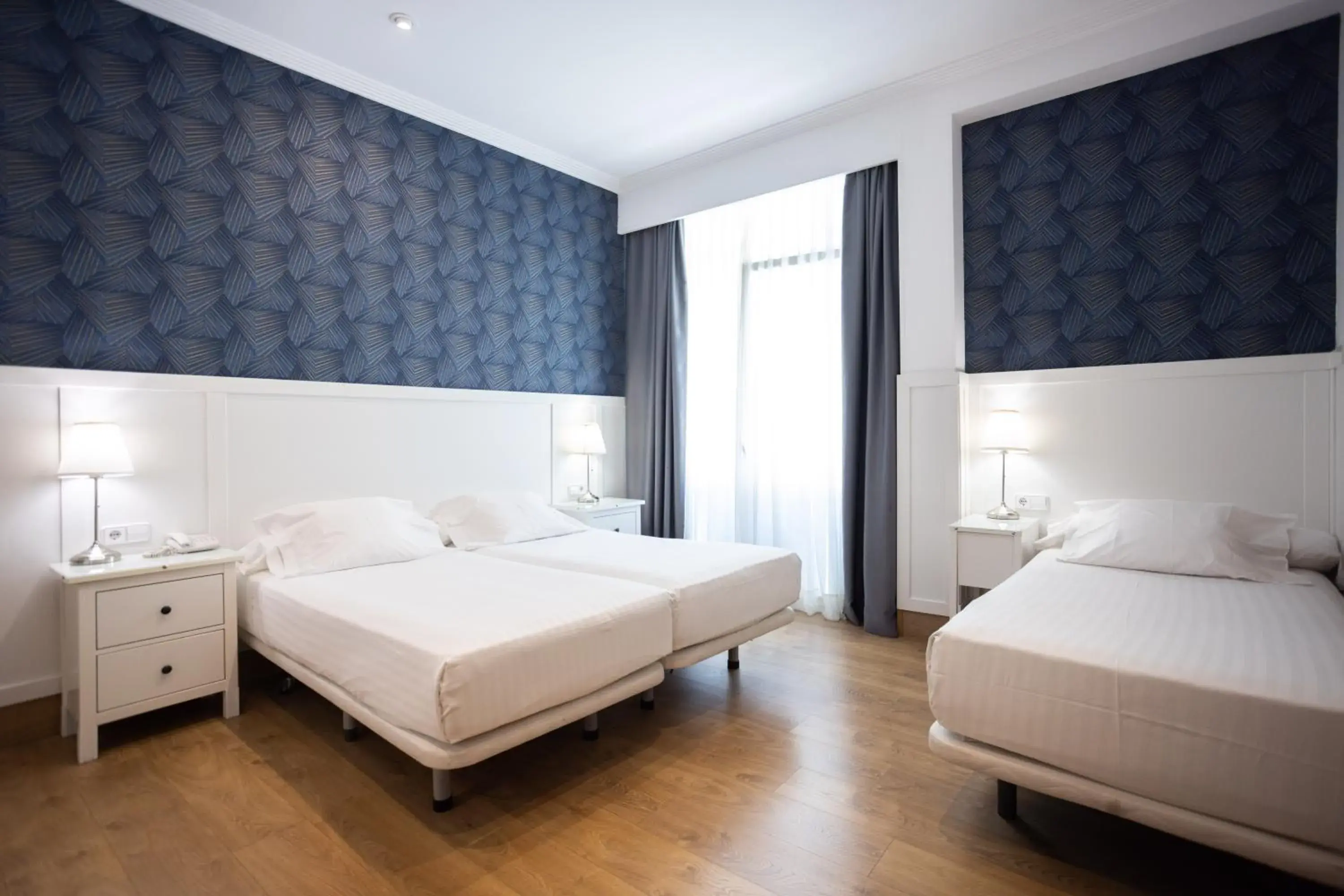 Standard Triple Room in Venecia Plaza Centro Standard Triple Room in Venecia Plaza Centro