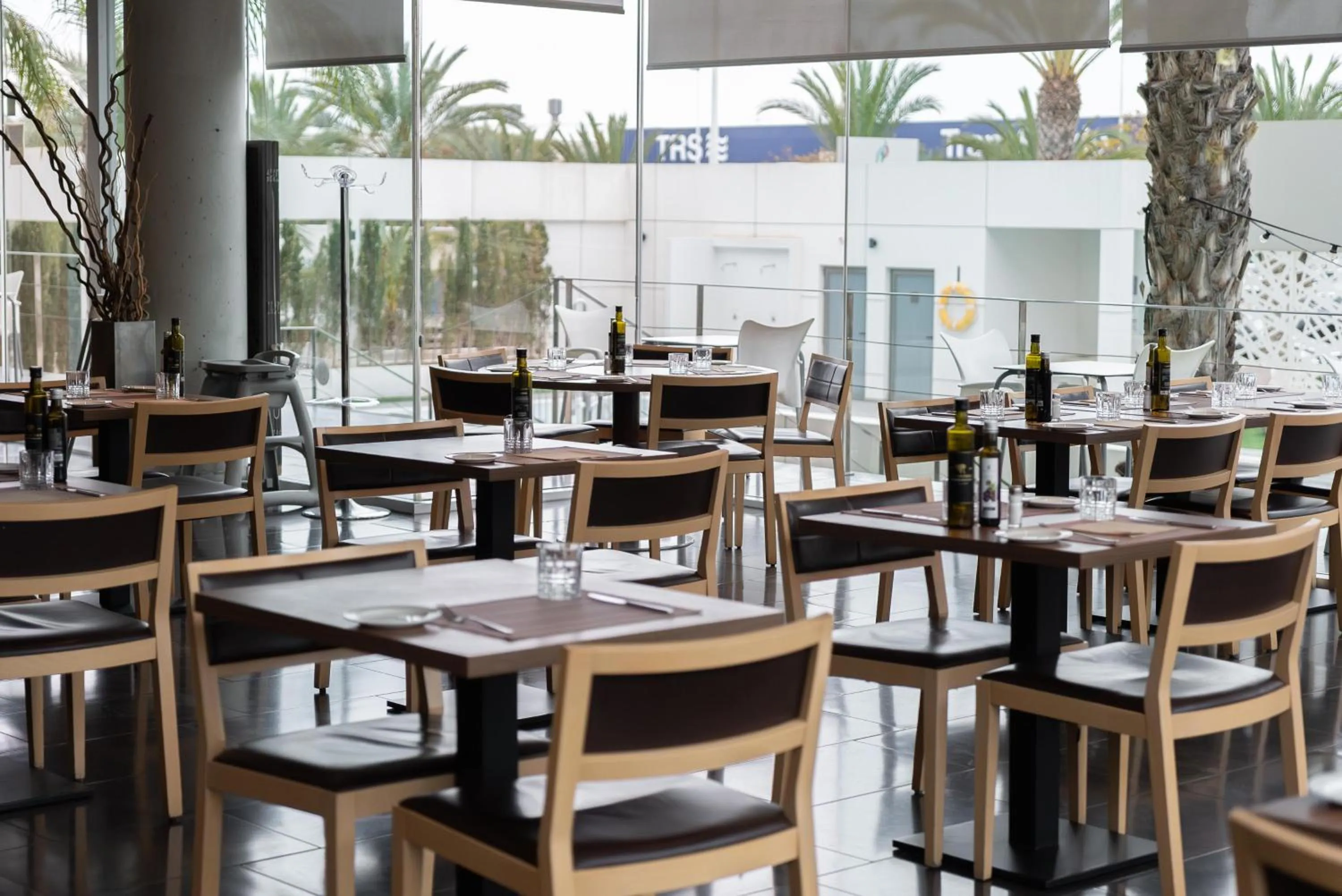 Restaurant/places to eat in Port Elche