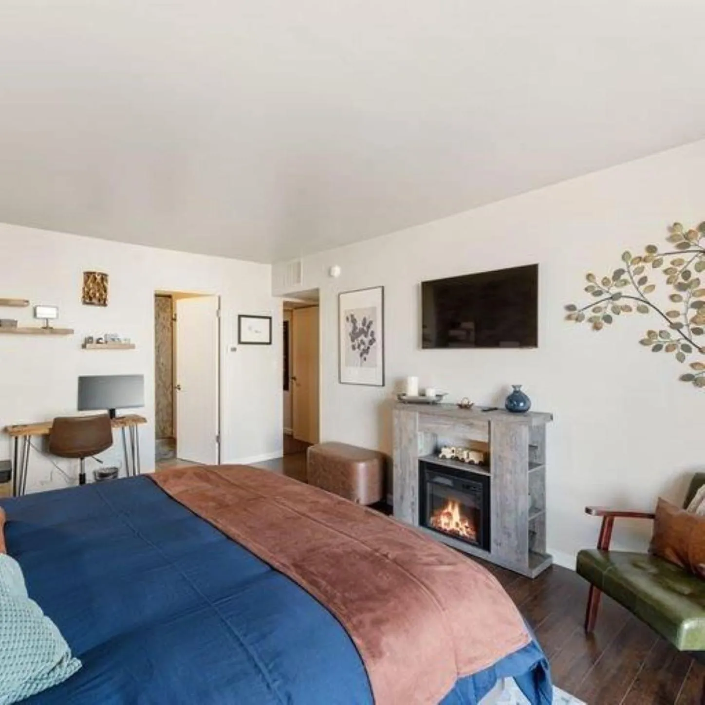 Business facilities, Bed in Panorama Place