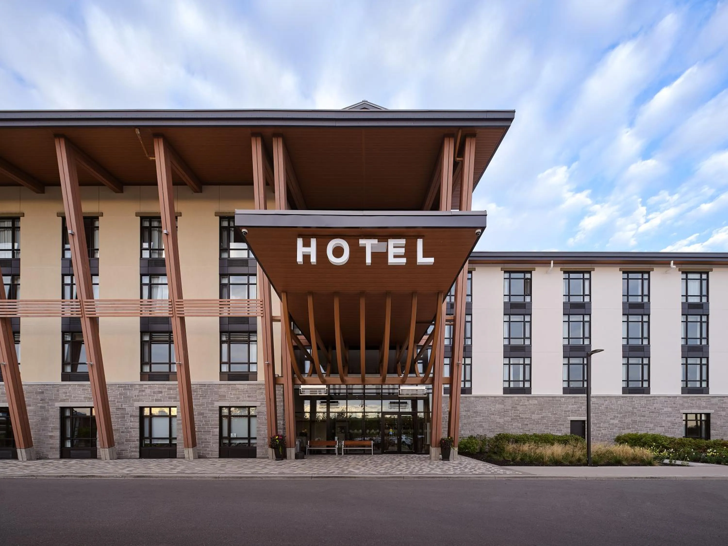 Facade/entrance in Great Blue Heron Hotel