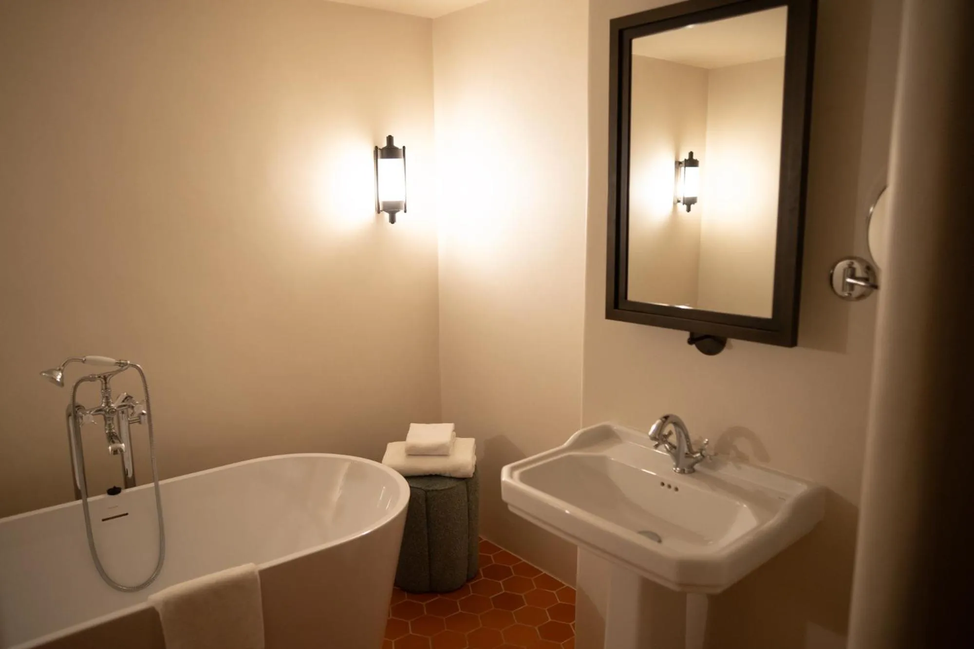 Bathroom in Hotel Isabella's Llafranc