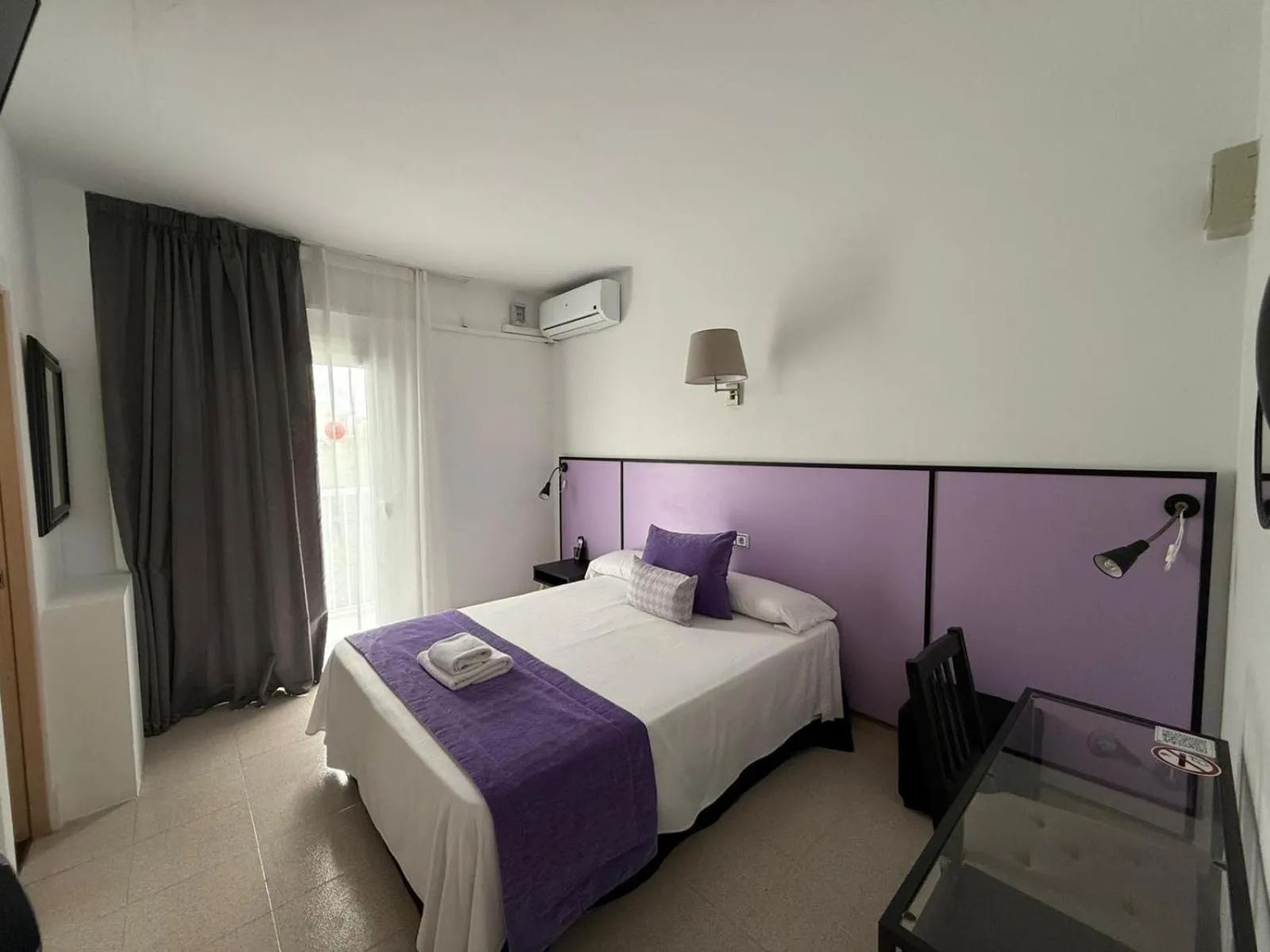 Photo of the whole room, Bed in Hotel Teide