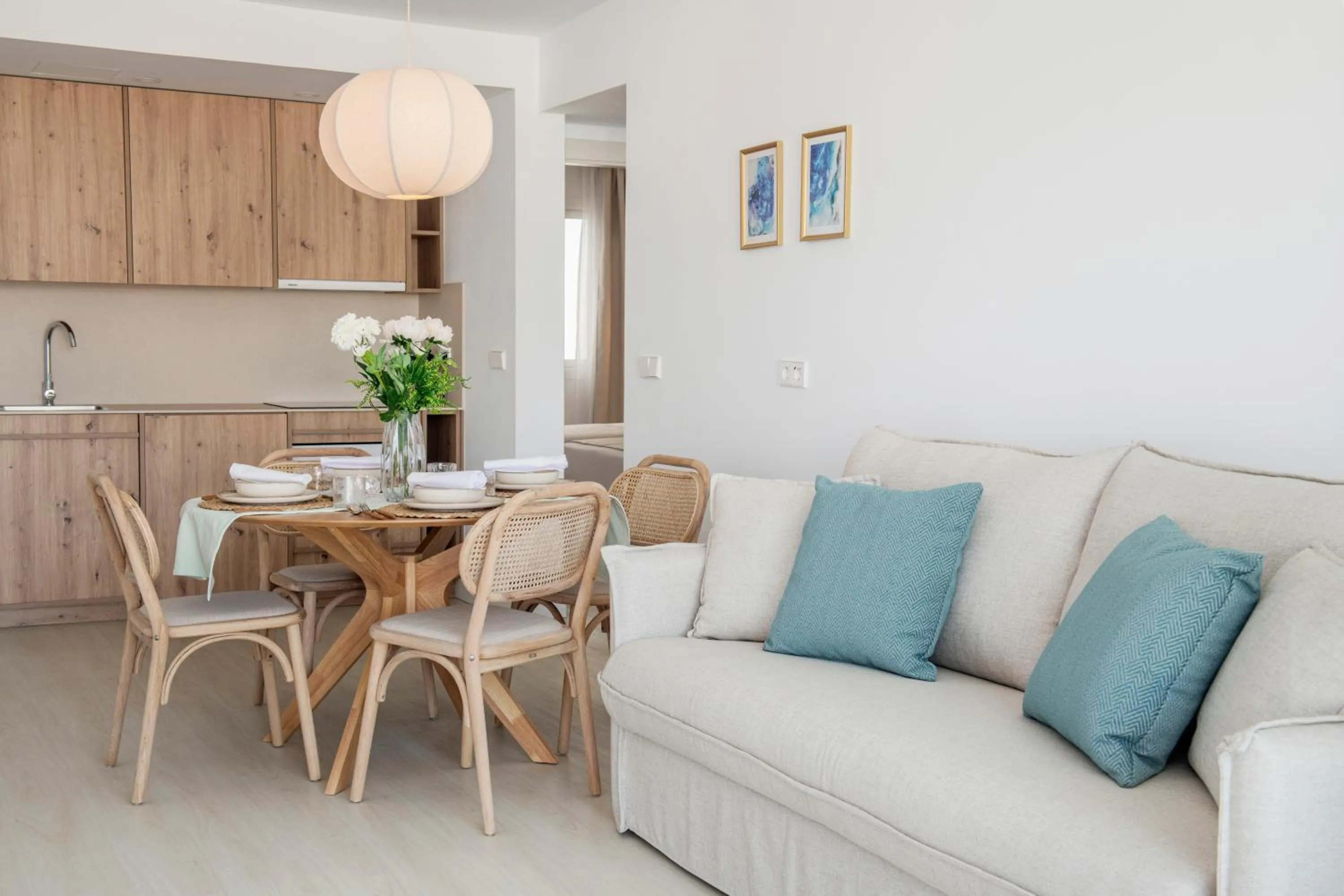 Kitchen or kitchenette in Suites ROC Portonova