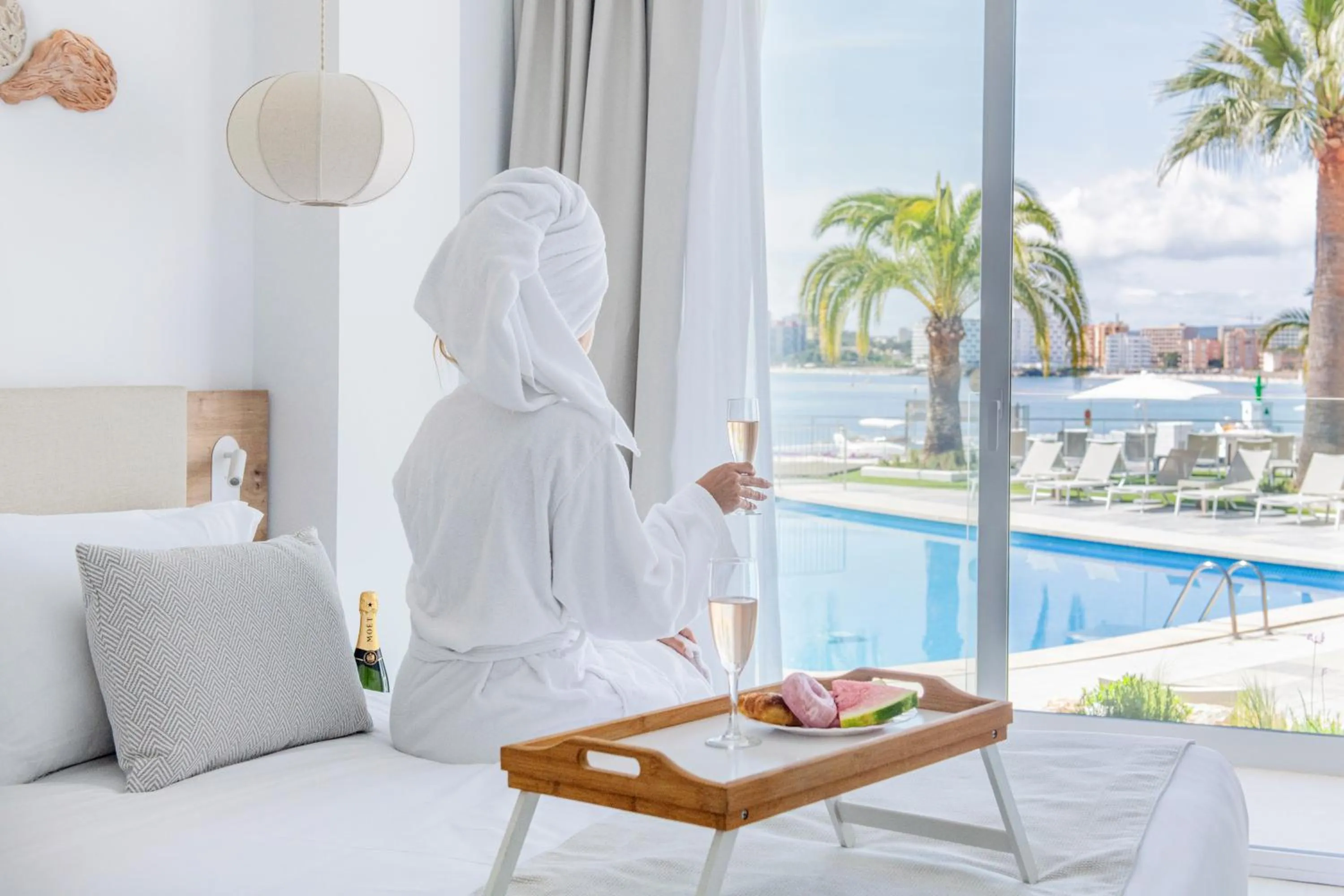 Bed in Roc Portonova Apartaments