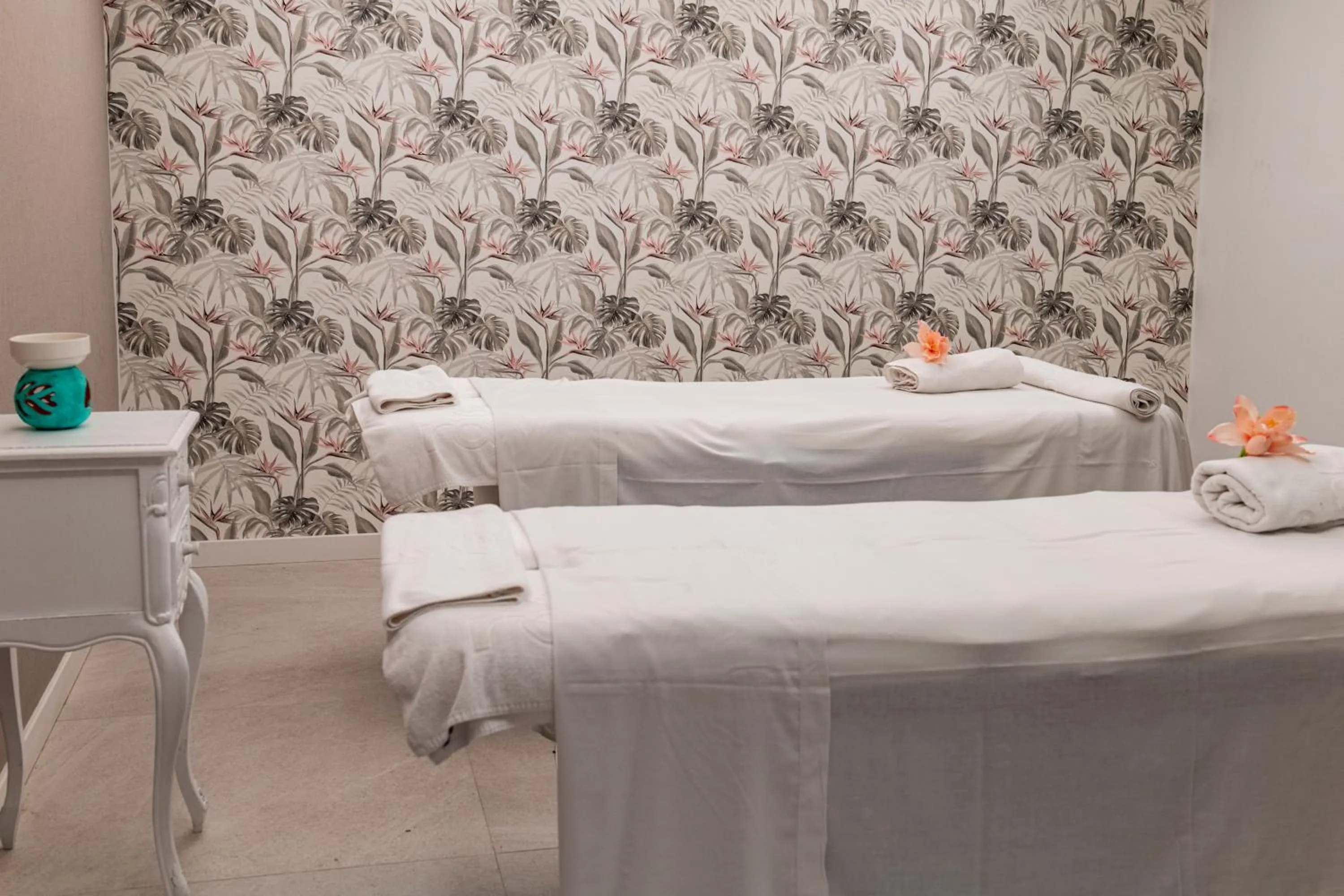 Massage, Bed in Hotel ROC Illetas & SPA