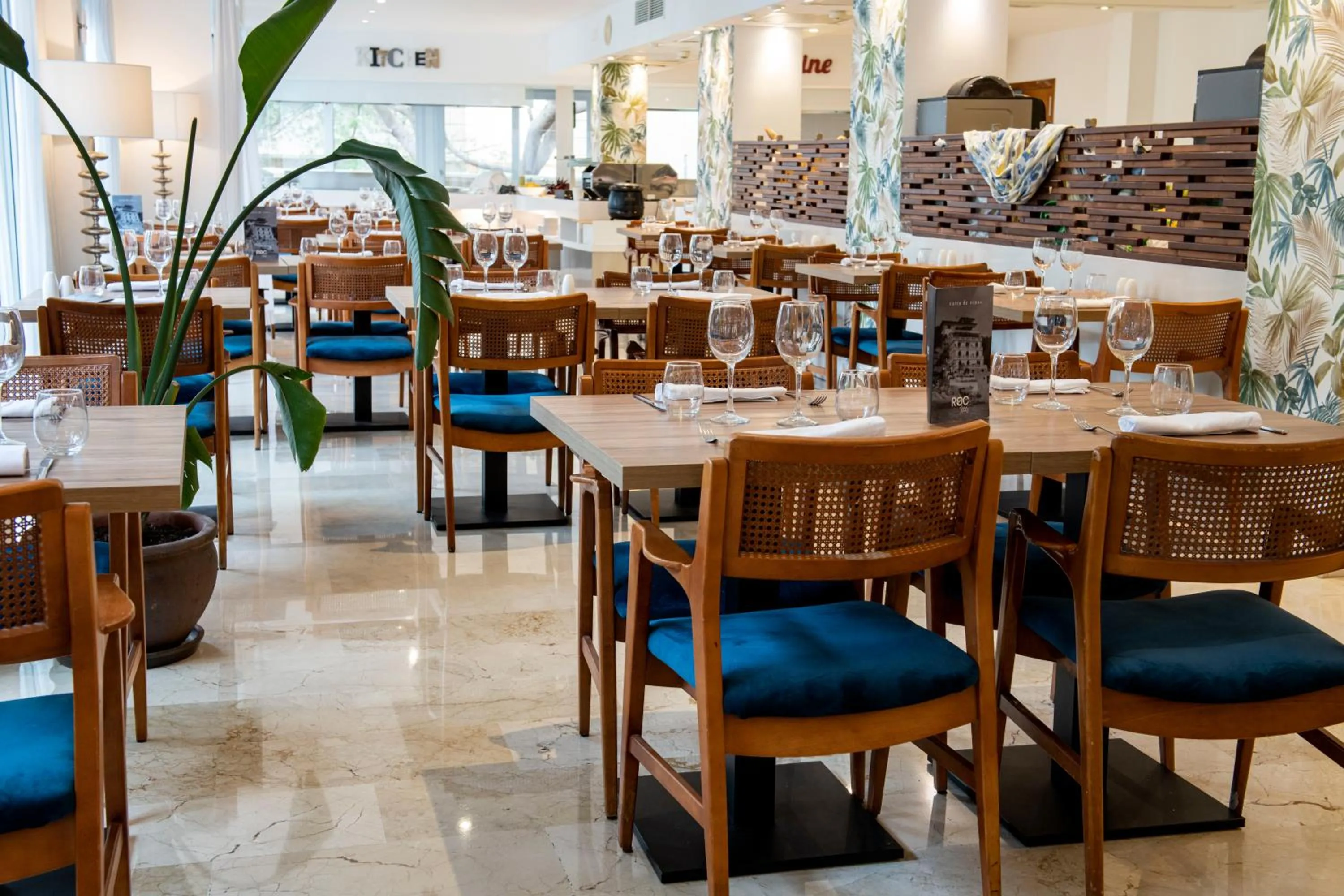 Restaurant/places to eat in Hotel ROC Illetas & SPA