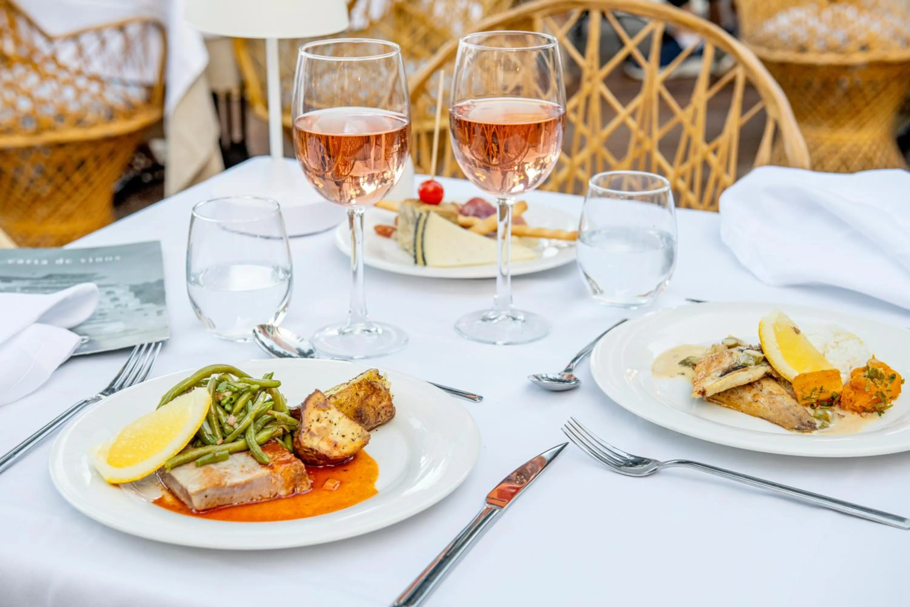 Restaurant/places to eat in Hotel ROC Illetas & SPA