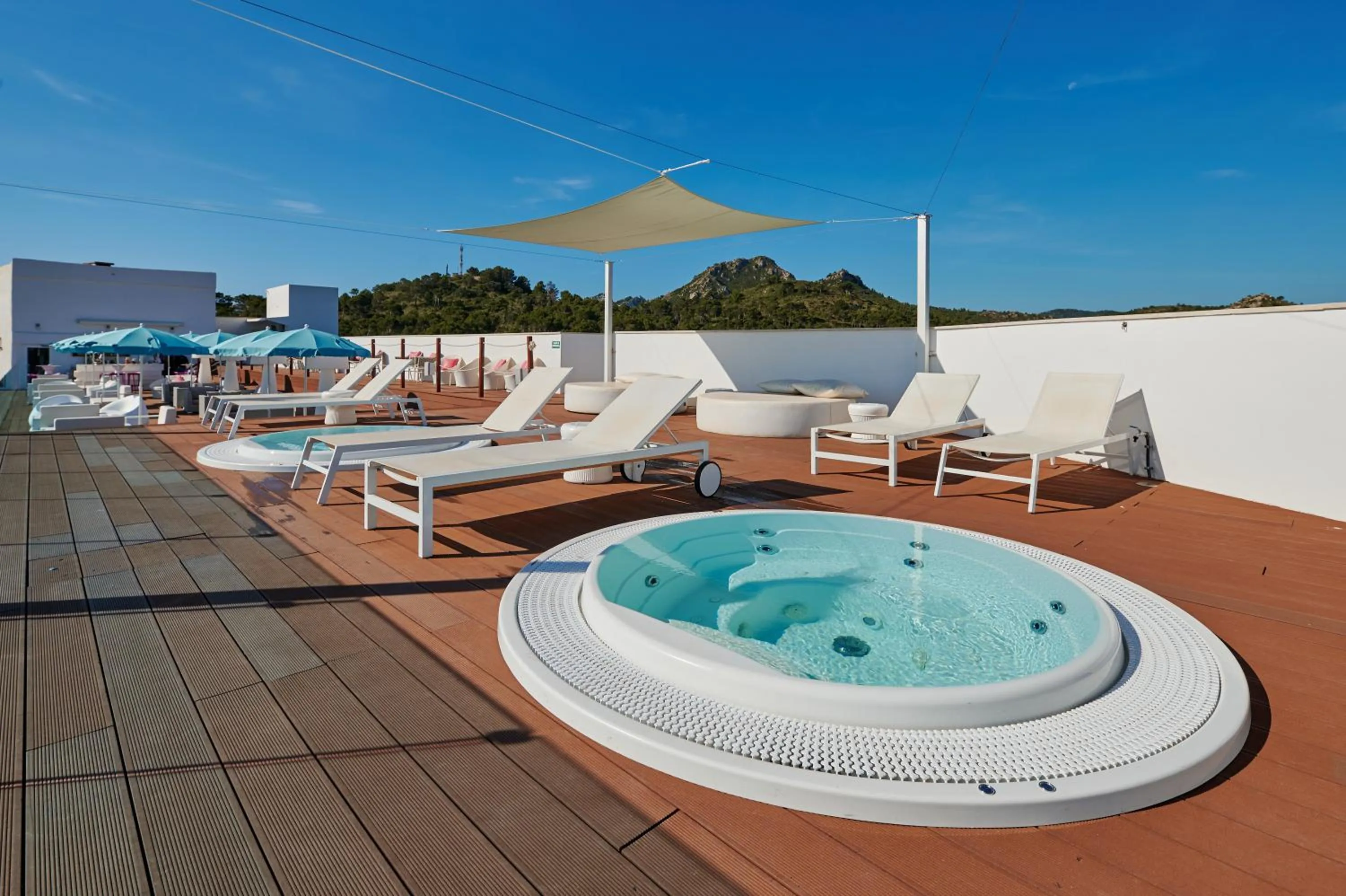 Hot Tub in AluaSoul Carolina - Adults Only