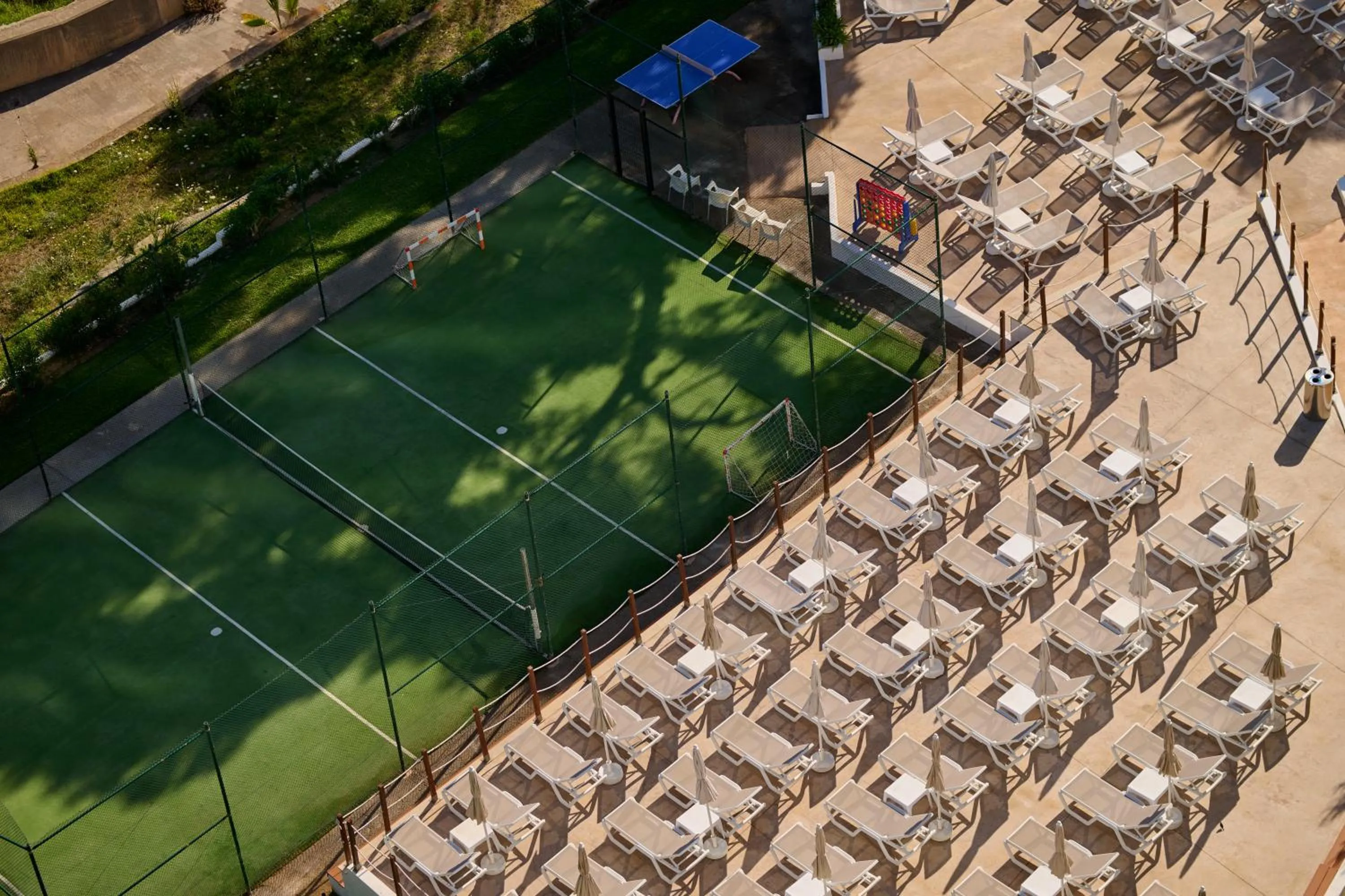Tennis court in AluaSoul Carolina - Adults Only