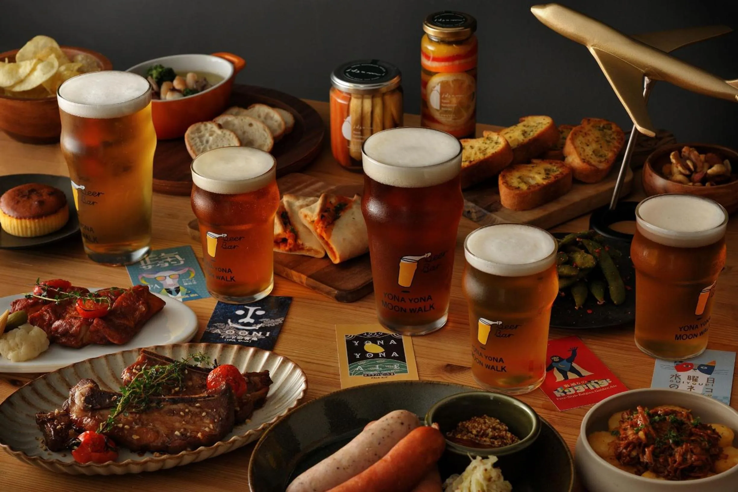 Lounge or bar in OMO Kansai Airport by Hoshino Resorts