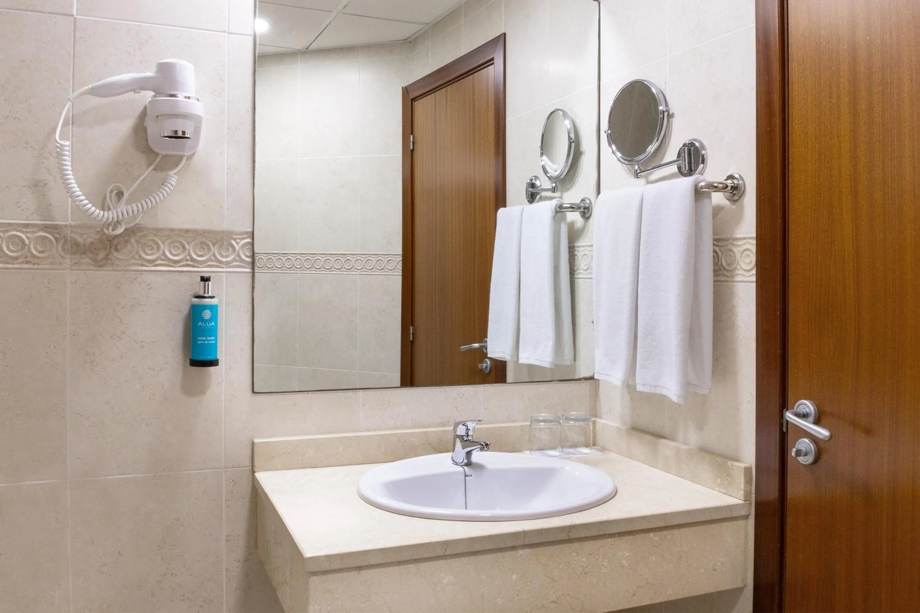 Bathroom in Aluasun Lago Rojo - Adults recommended