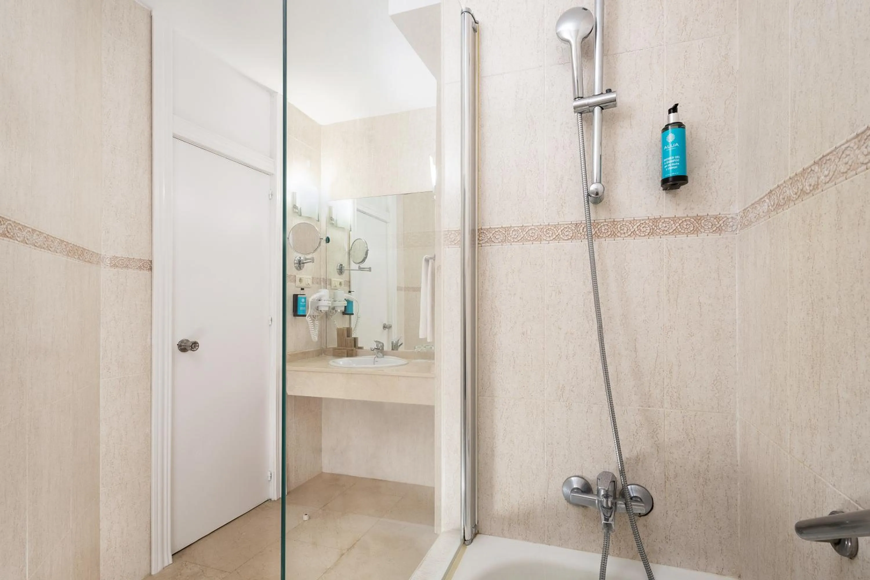 Bathroom in Aluasun Lago Rojo - Adults recommended