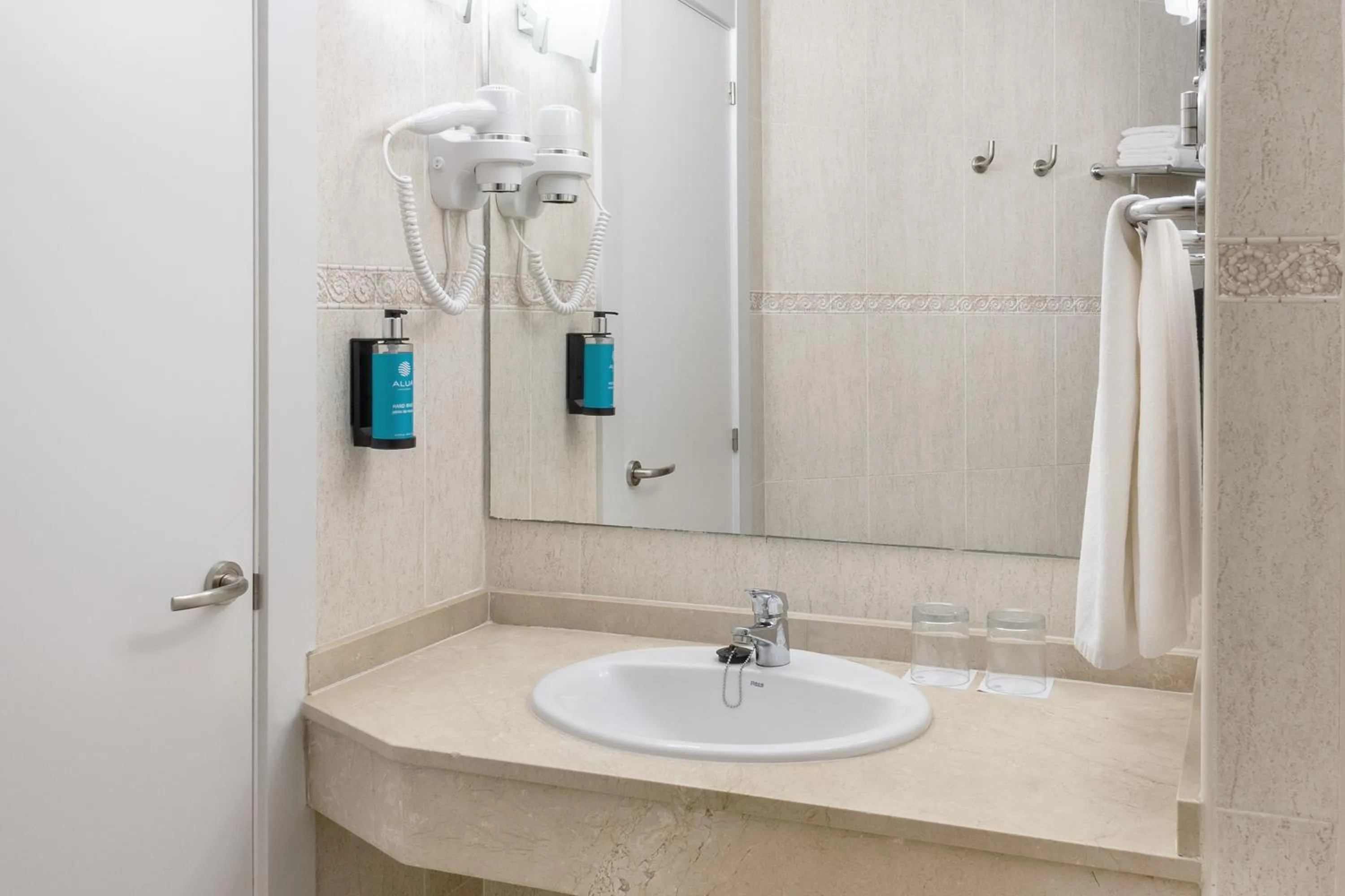 Bathroom in Aluasun Lago Rojo - Adults recommended