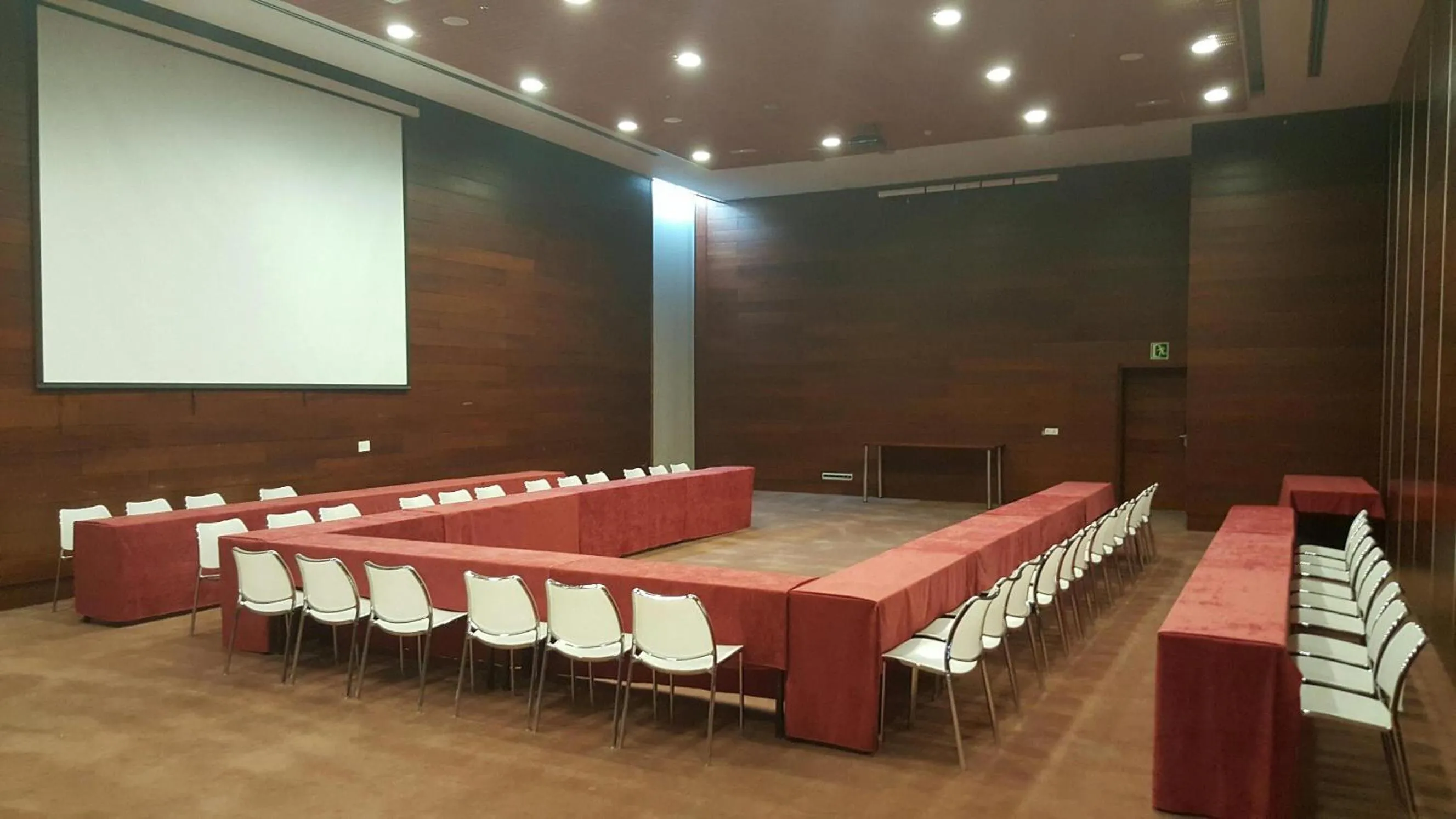 Meeting/conference room in Salobre Hotel Resort & Serenity