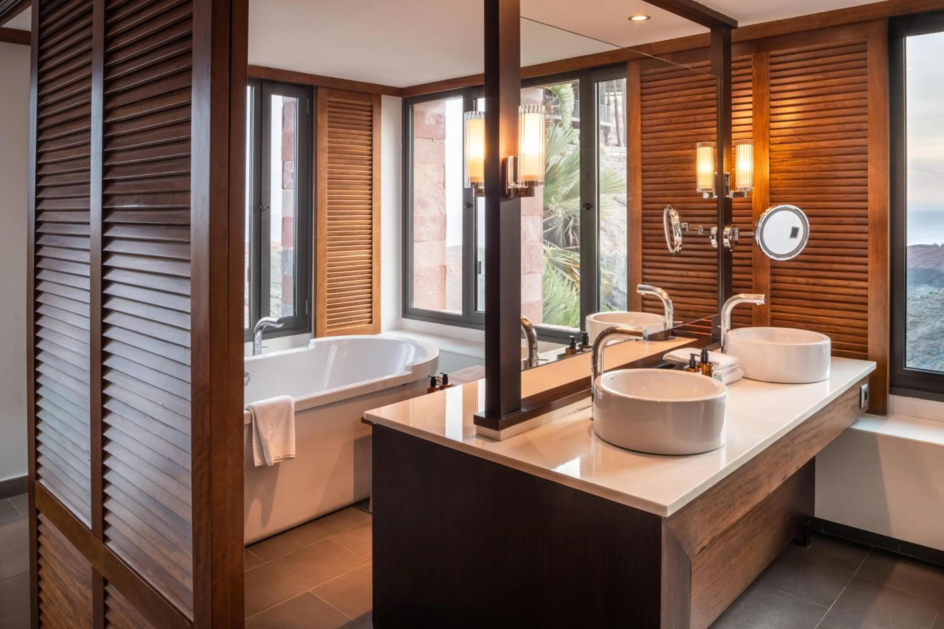 Toilet in Salobre Hotel Resort & Serenity