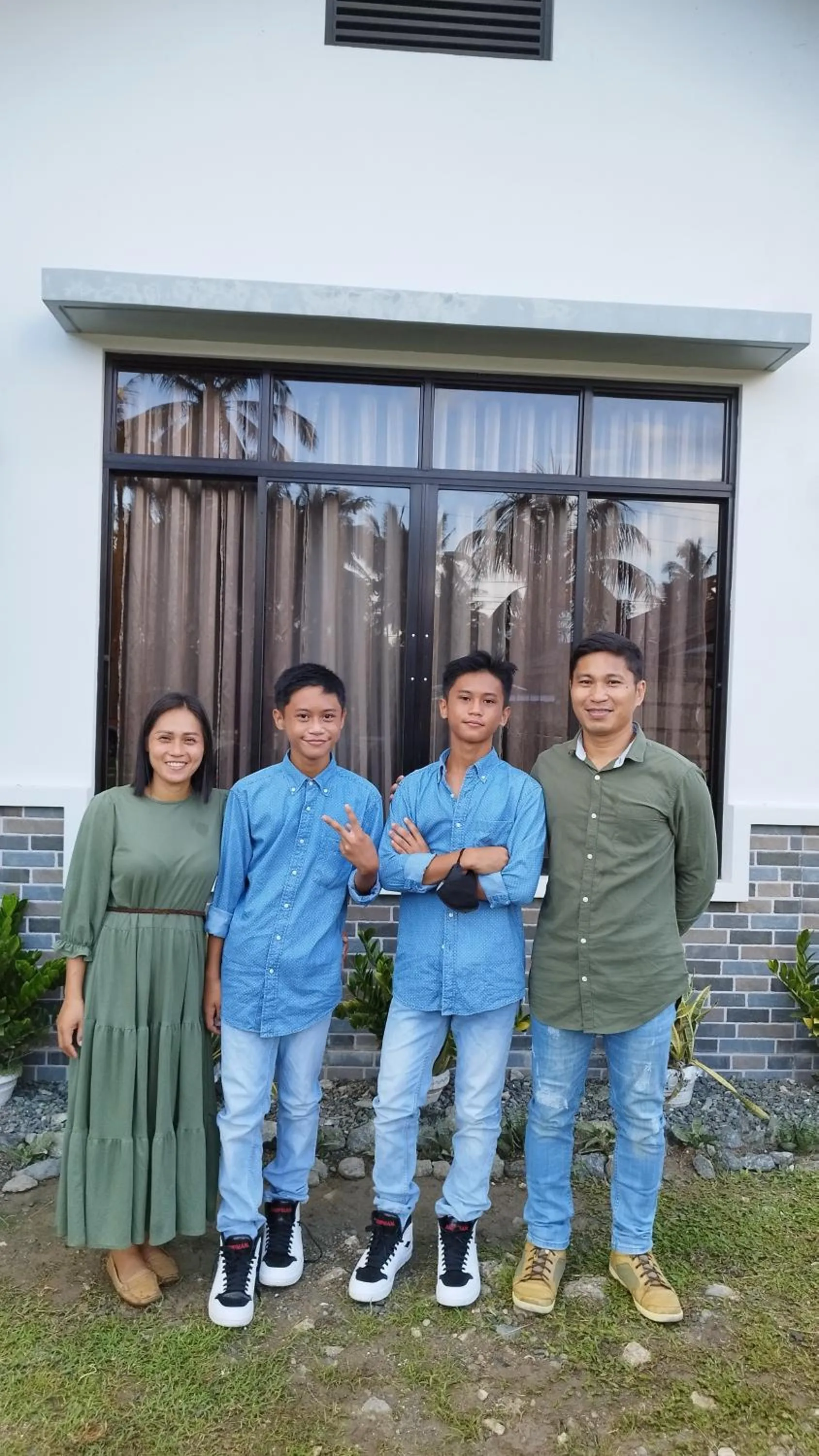 People in Bohol Sweet Home