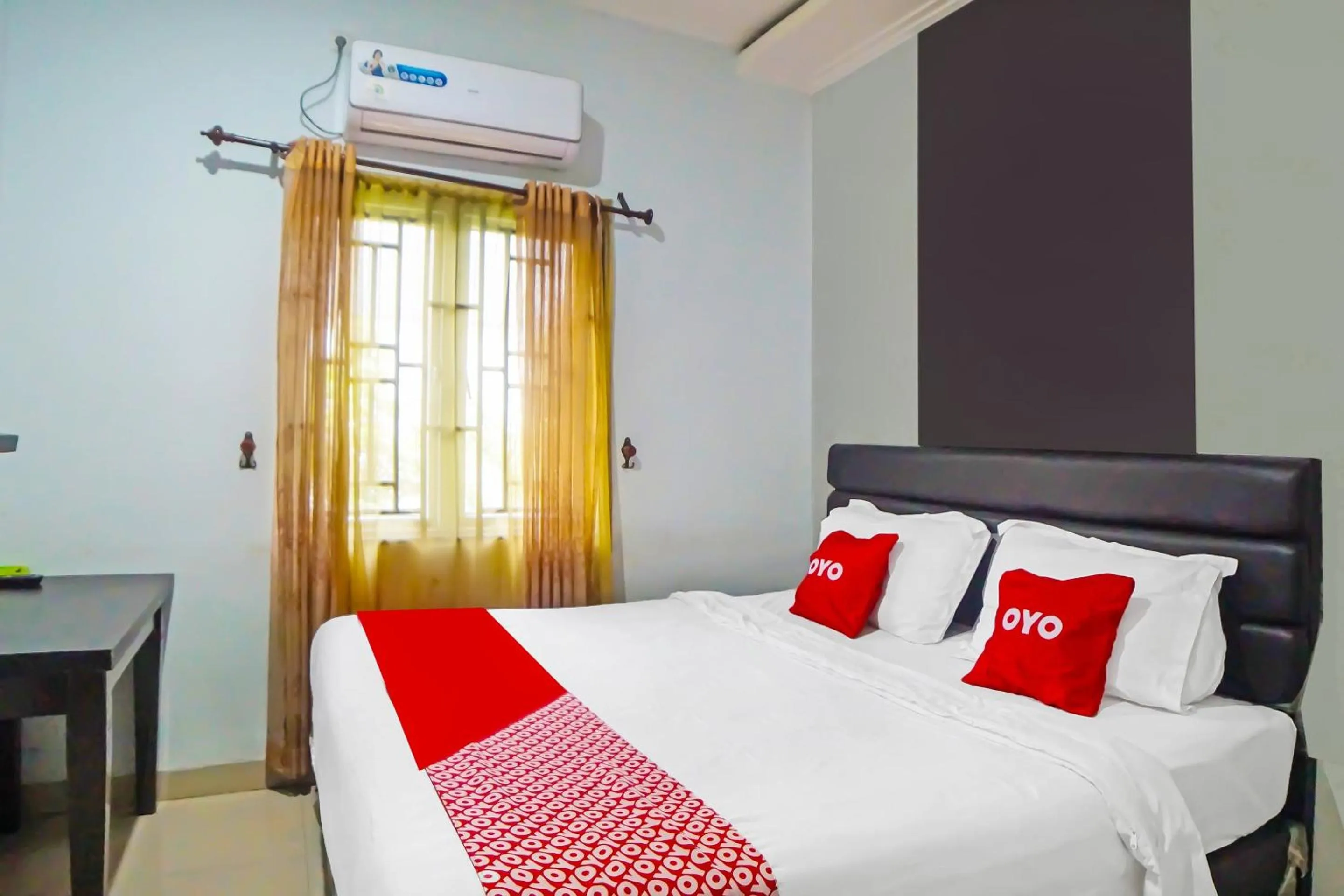 Bedroom, Bed in Hotel O Abadi Hotel