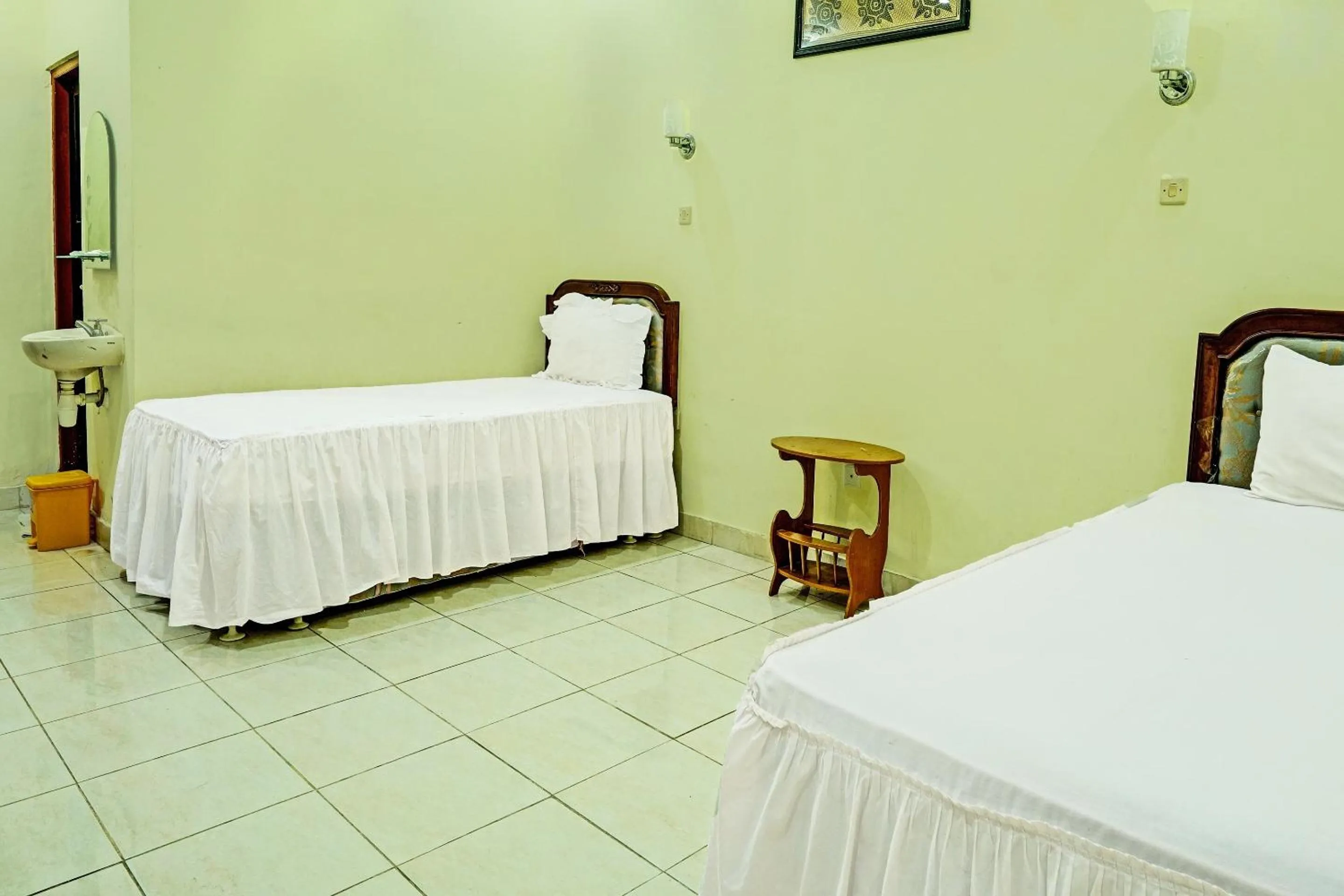 Bedroom, Bed in OYO 91973 Green Hotel Near Polsek Sabangau