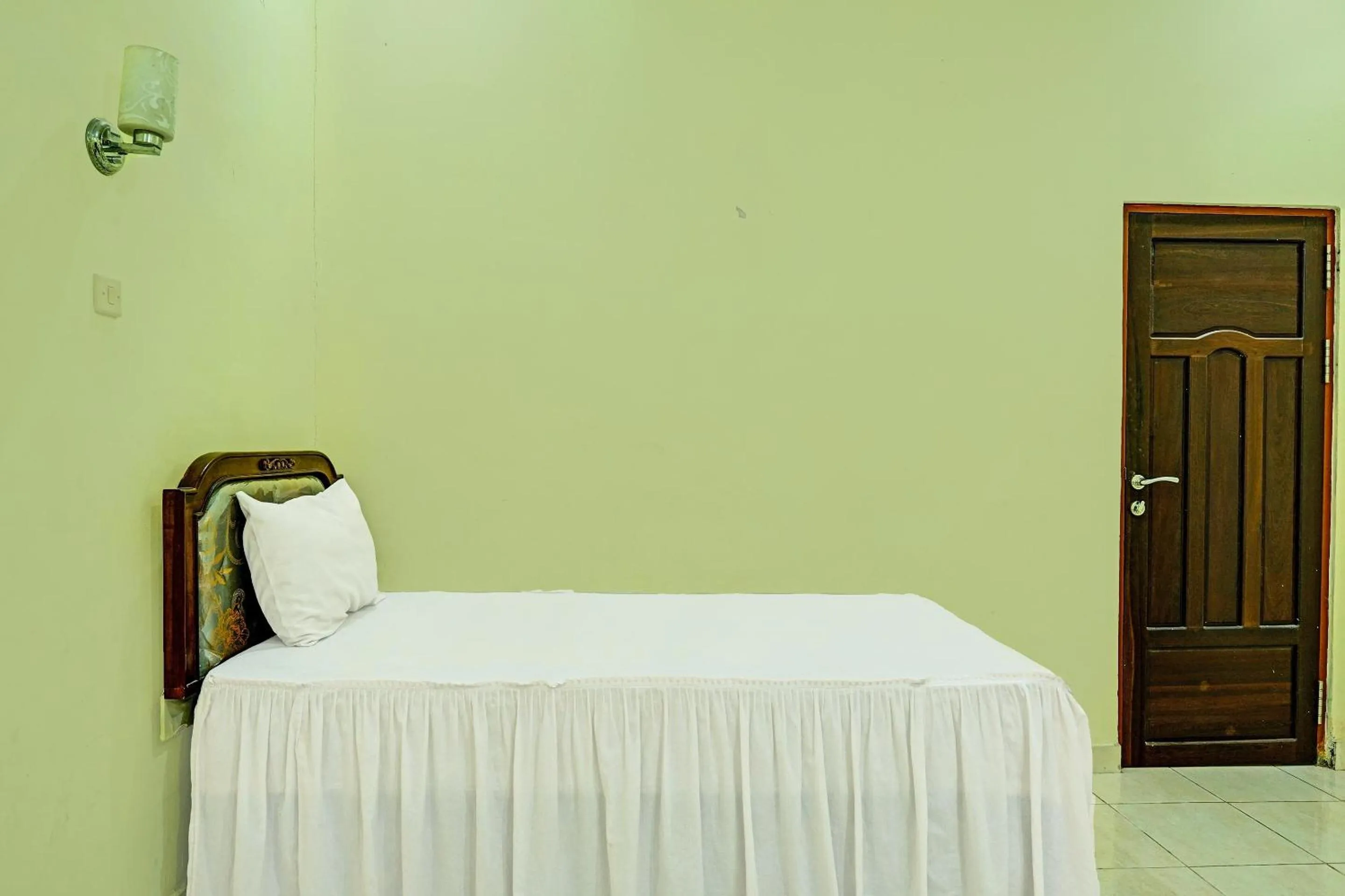 Bedroom, Bed in OYO 91973 Green Hotel Near Polsek Sabangau