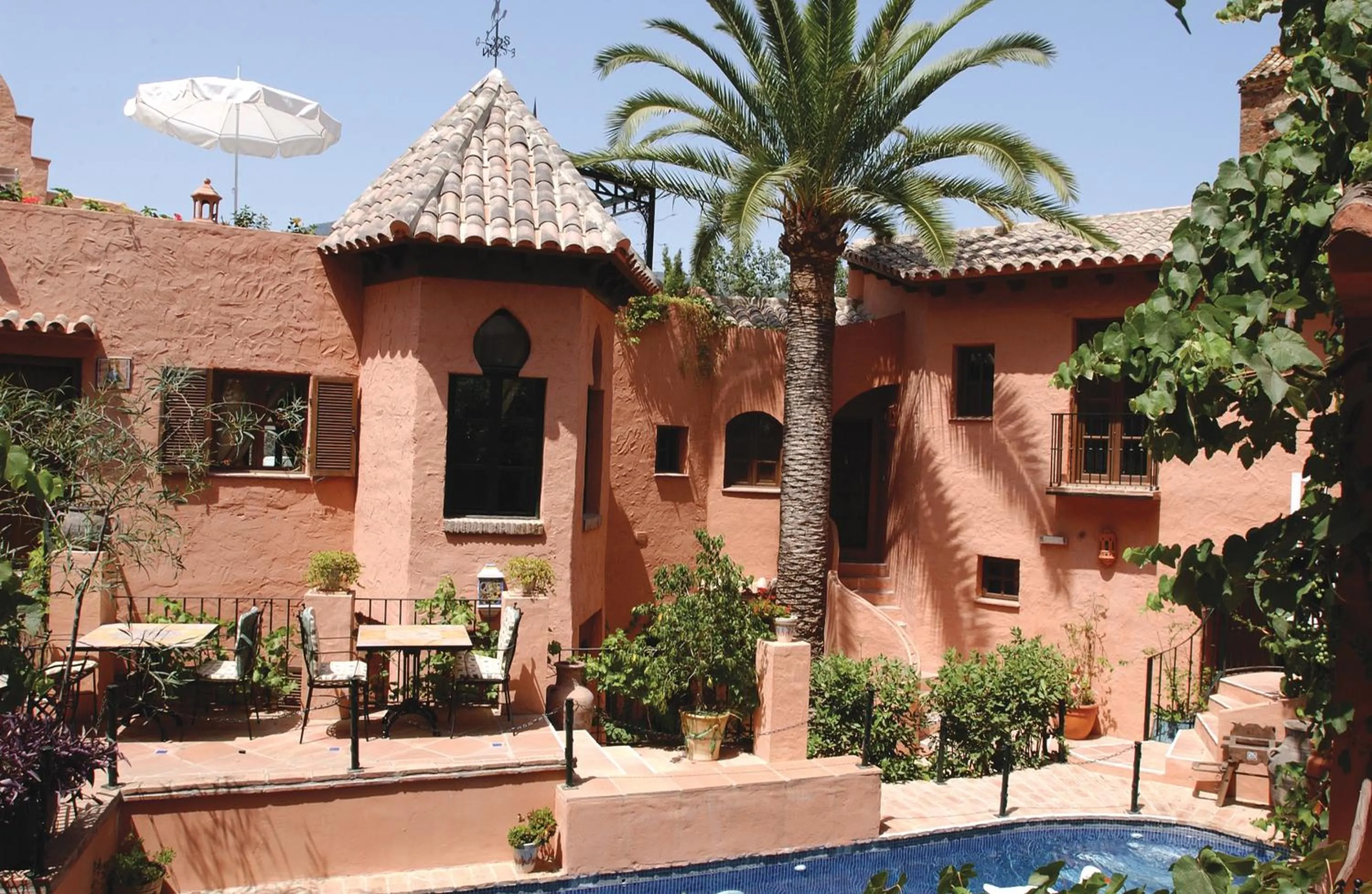 Property building in Hotel Amanhavis