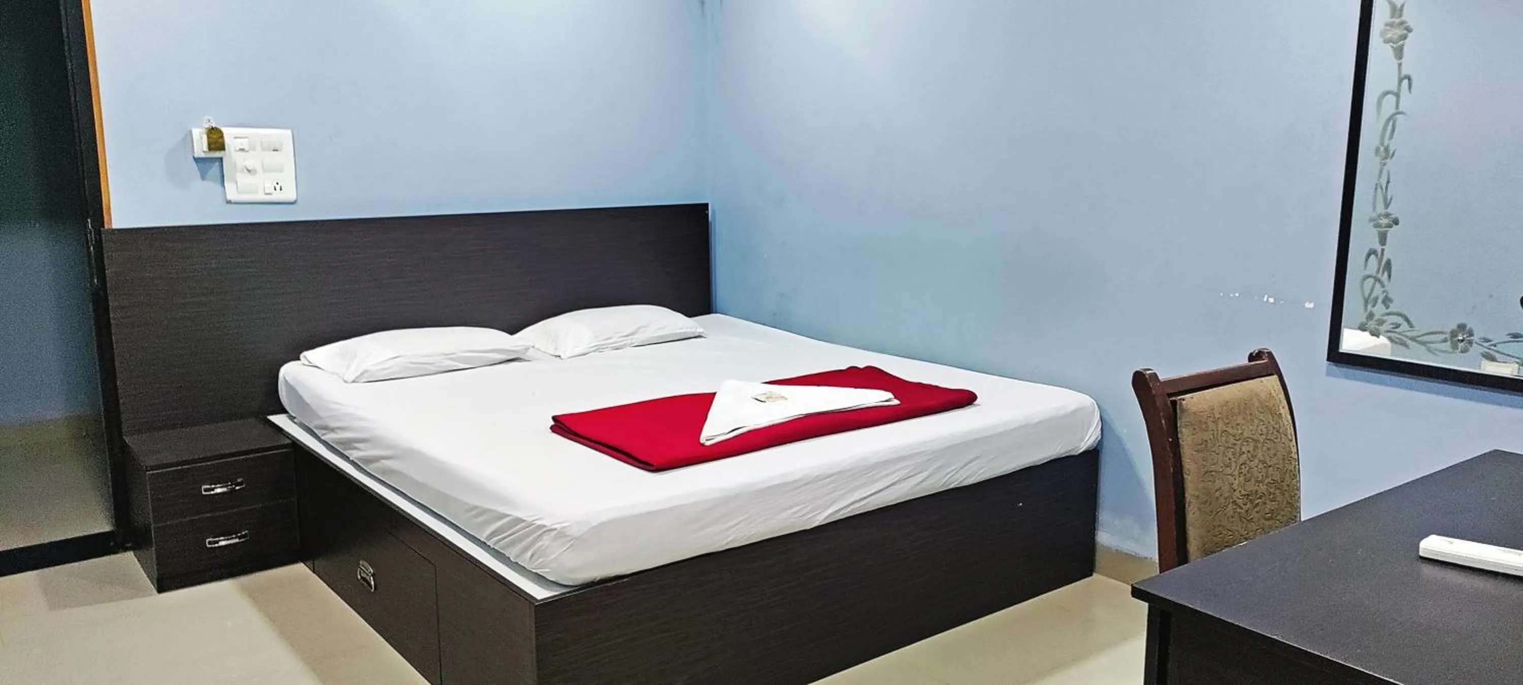 Bedroom in Hotel Keerthi