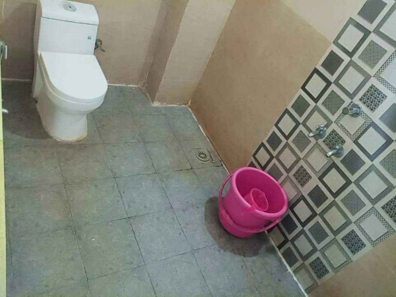 Bathroom in Hotel Keerthi