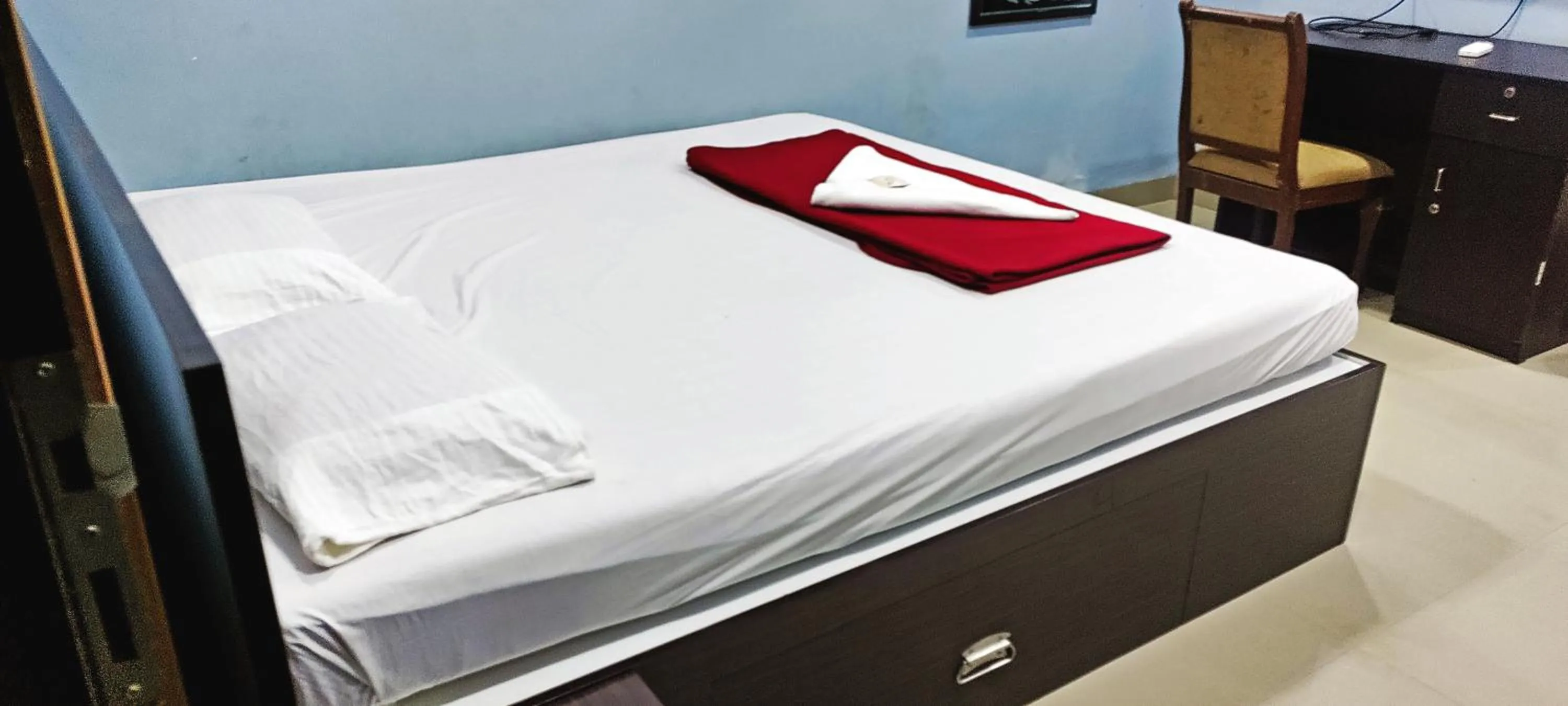 Bedroom in Hotel Keerthi