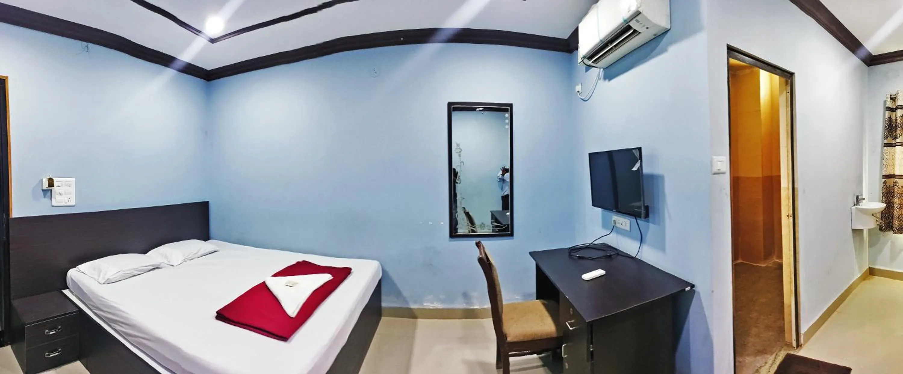 Bedroom in Hotel Keerthi