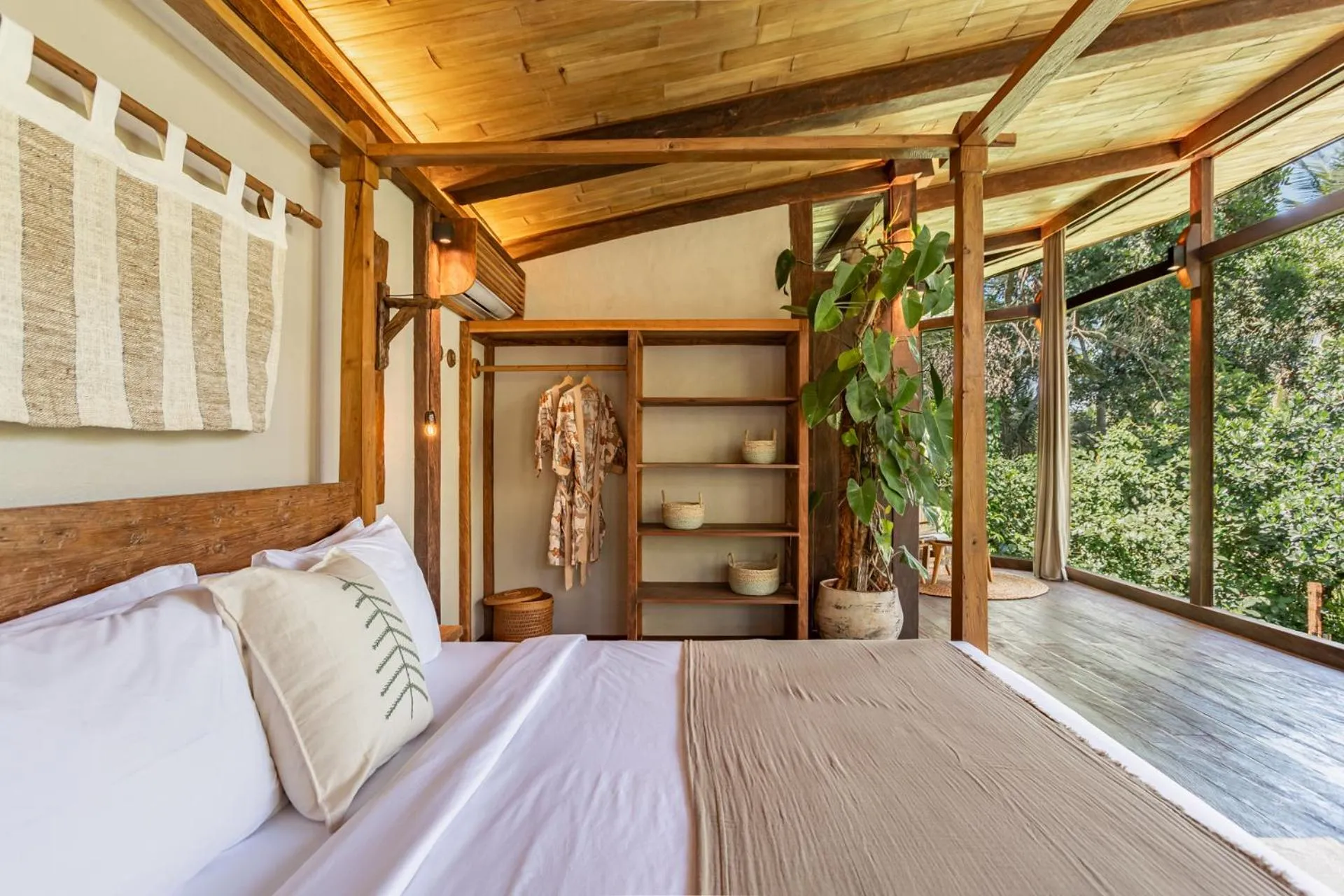 Bed in Casa Pohon Ubud