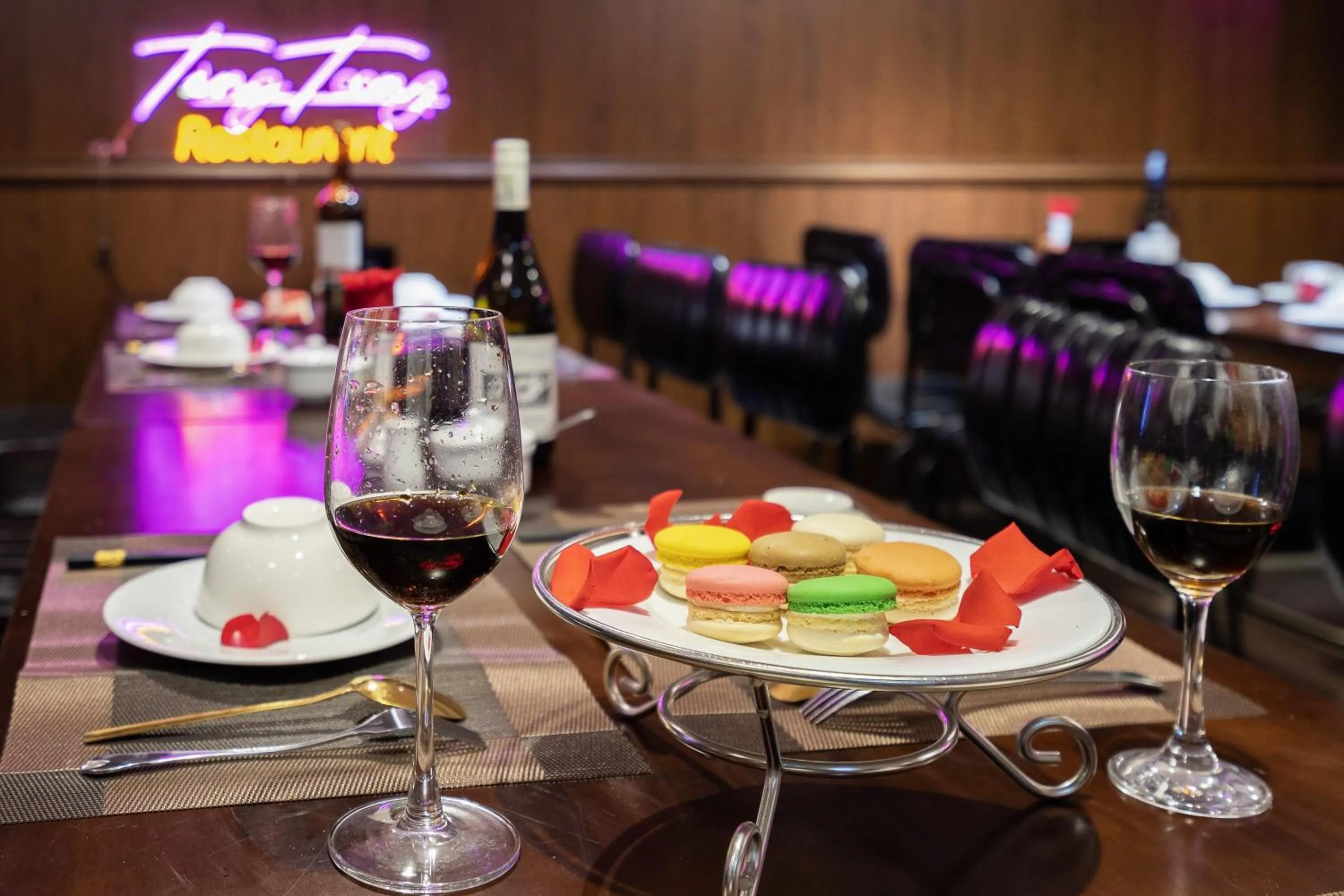 Restaurant/places to eat in Hanoi Memory Premier Hotel & Spa