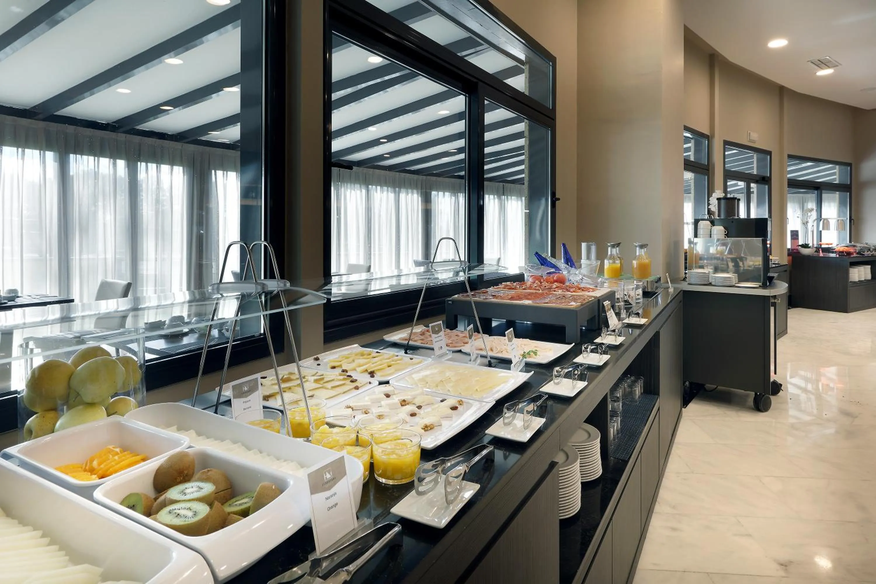 Restaurant/places to eat in Eurostars Madrid Foro