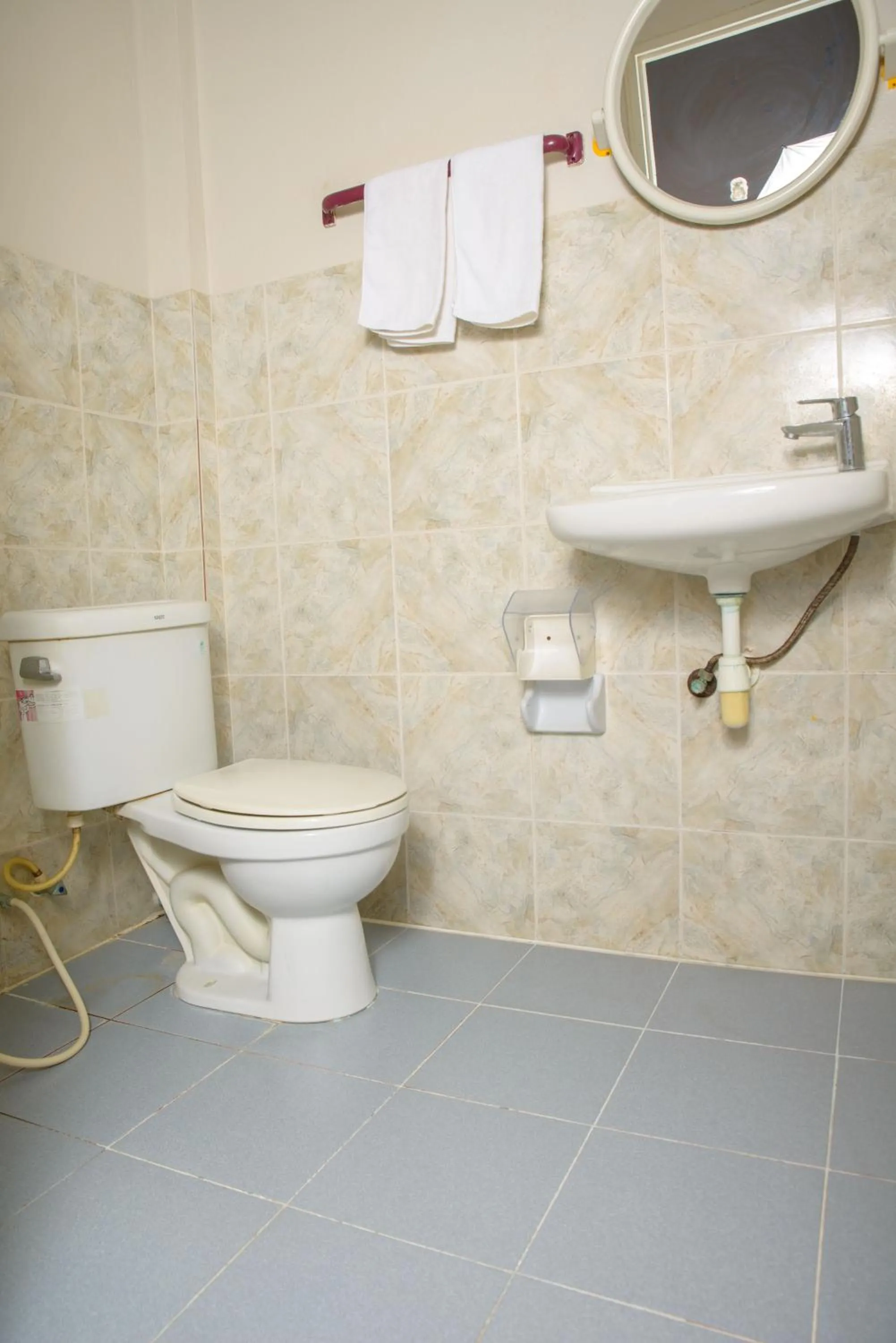 Toilet in 2 Vikings Guesthouse