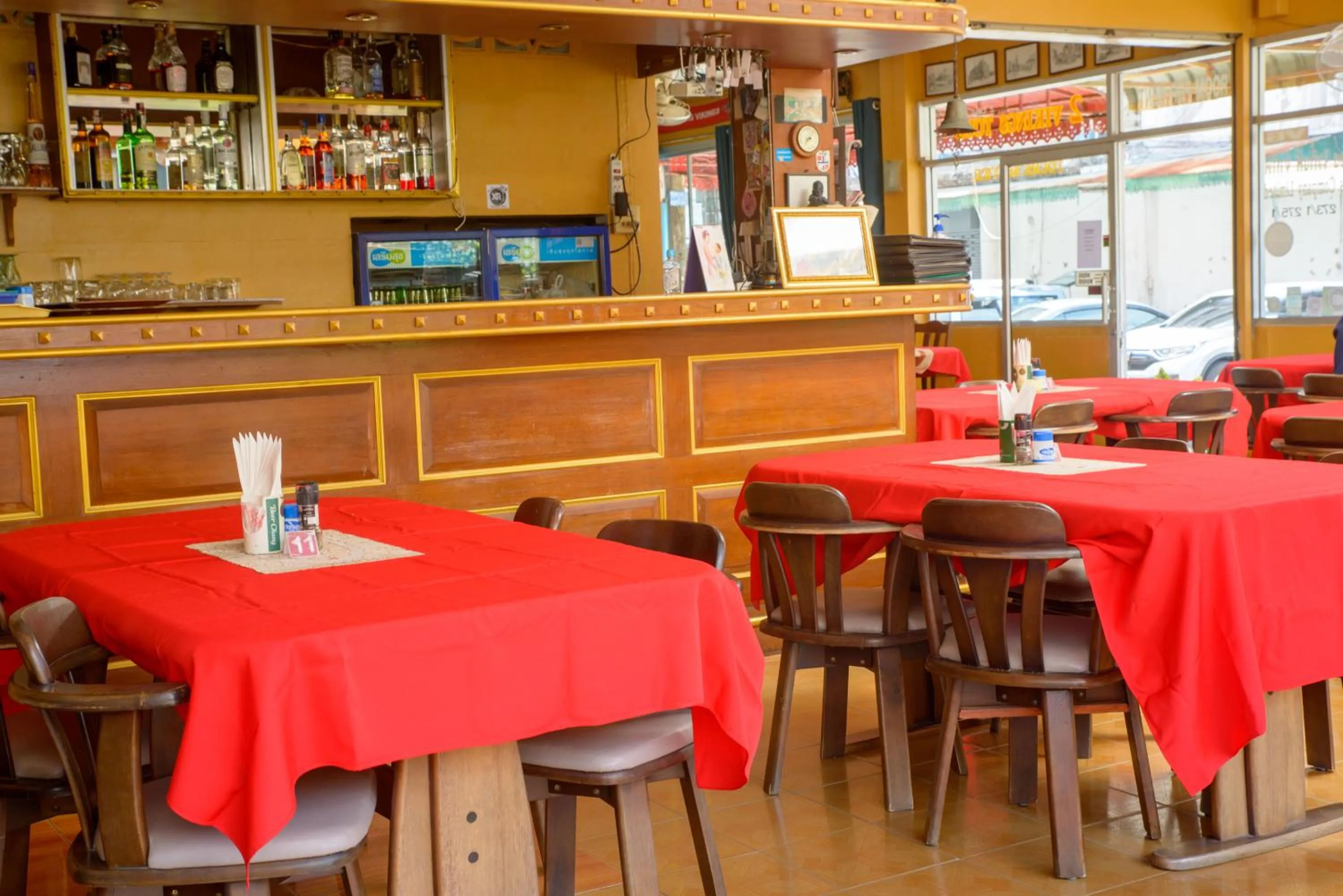 Restaurant/places to eat in 2 Vikings Guesthouse