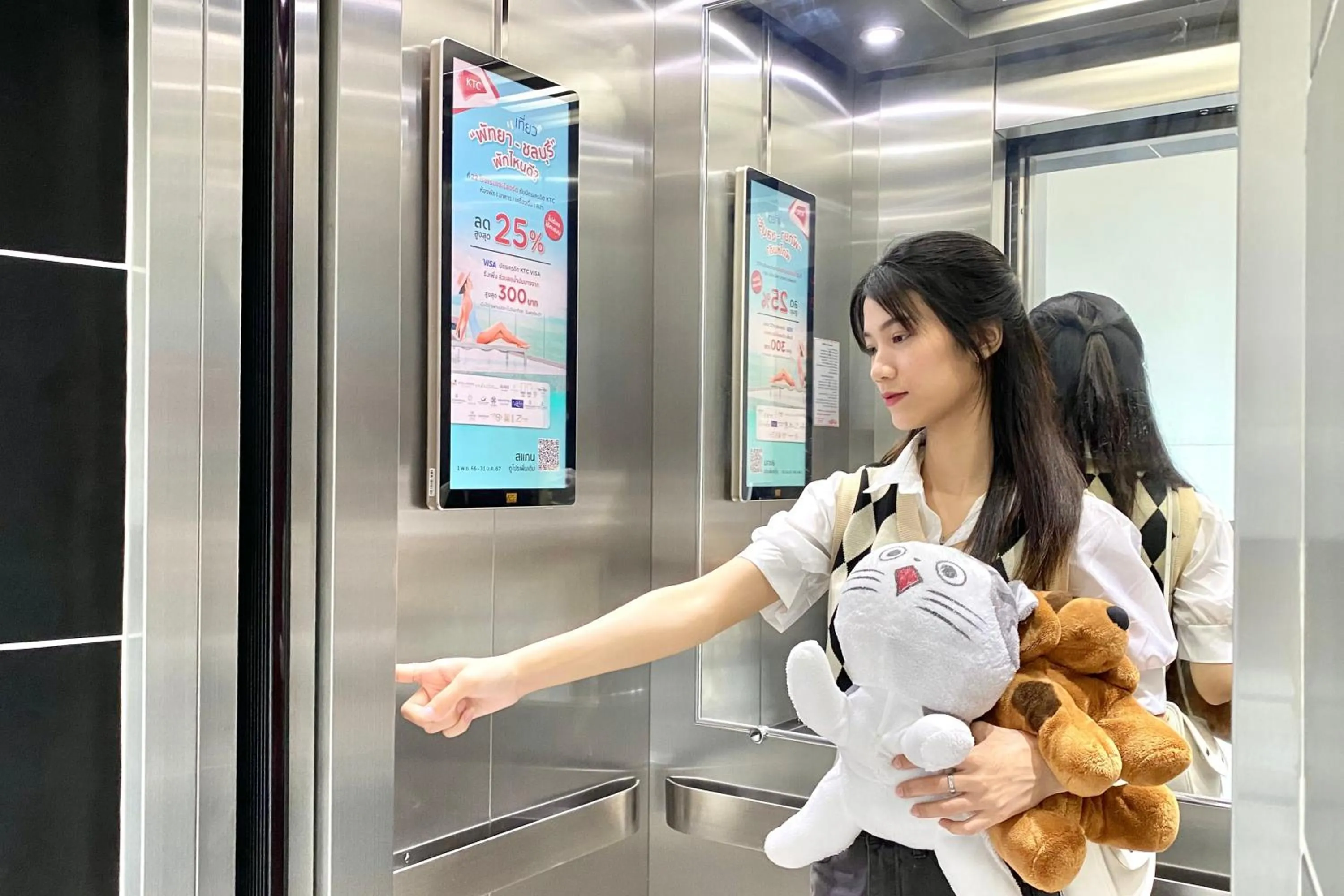 People in Grand Sansook Omnoi