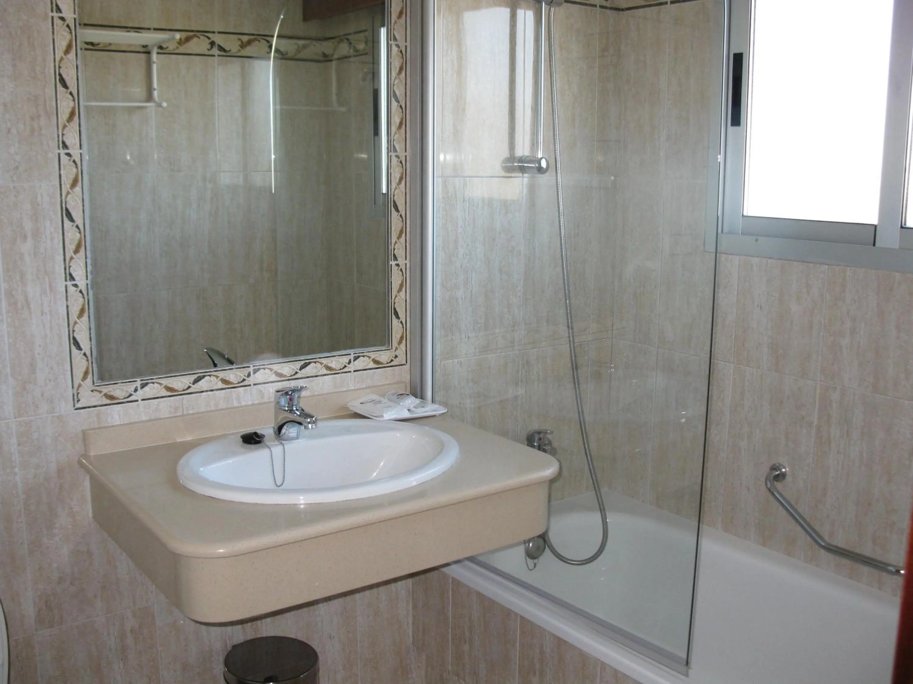 Bathroom in Hotel Troncoso