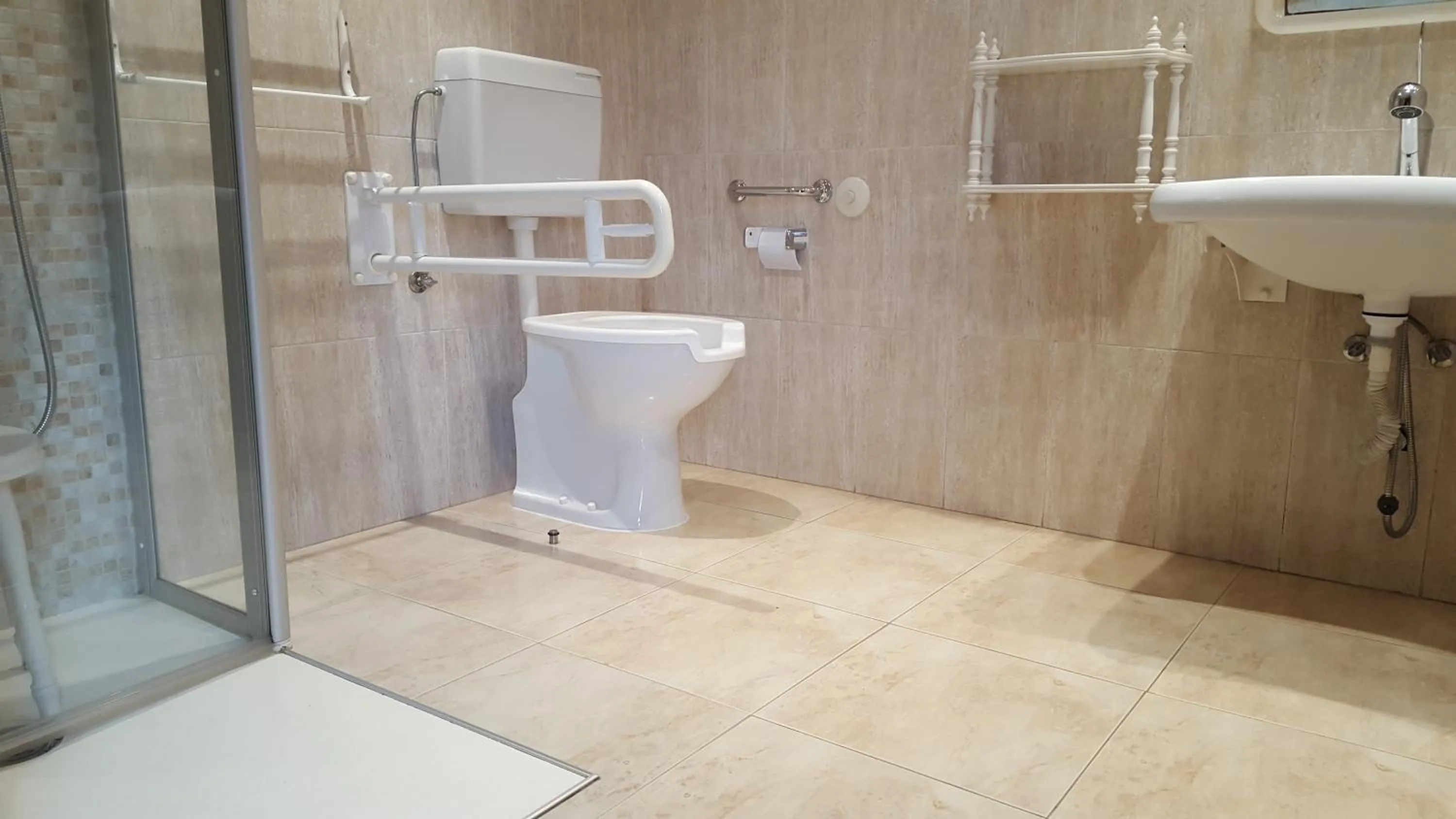 Bathroom in Hotel Troncoso