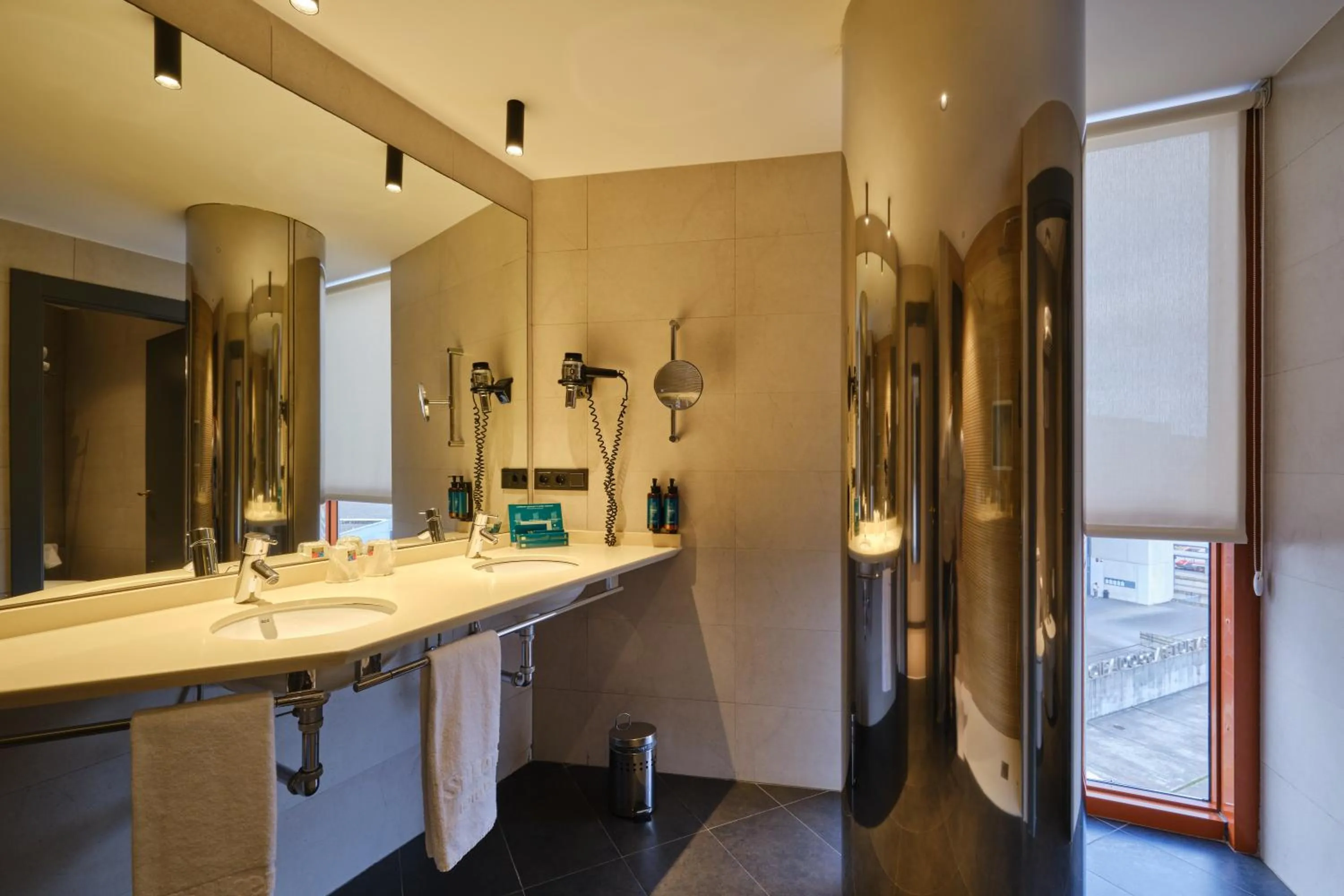 Bathroom in Silken Ciudad Gijón