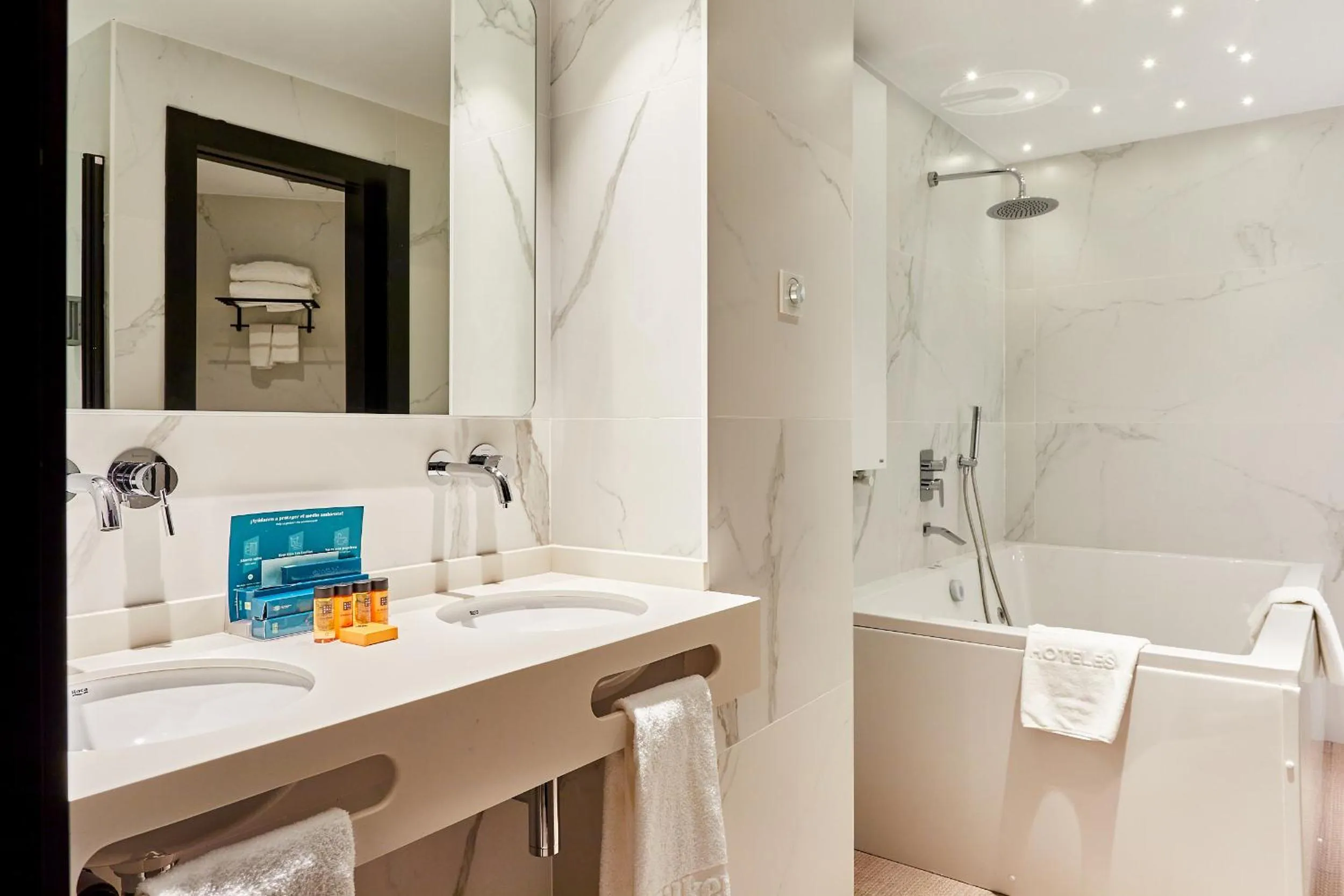 Bathroom in Silken Ciudad Gijón