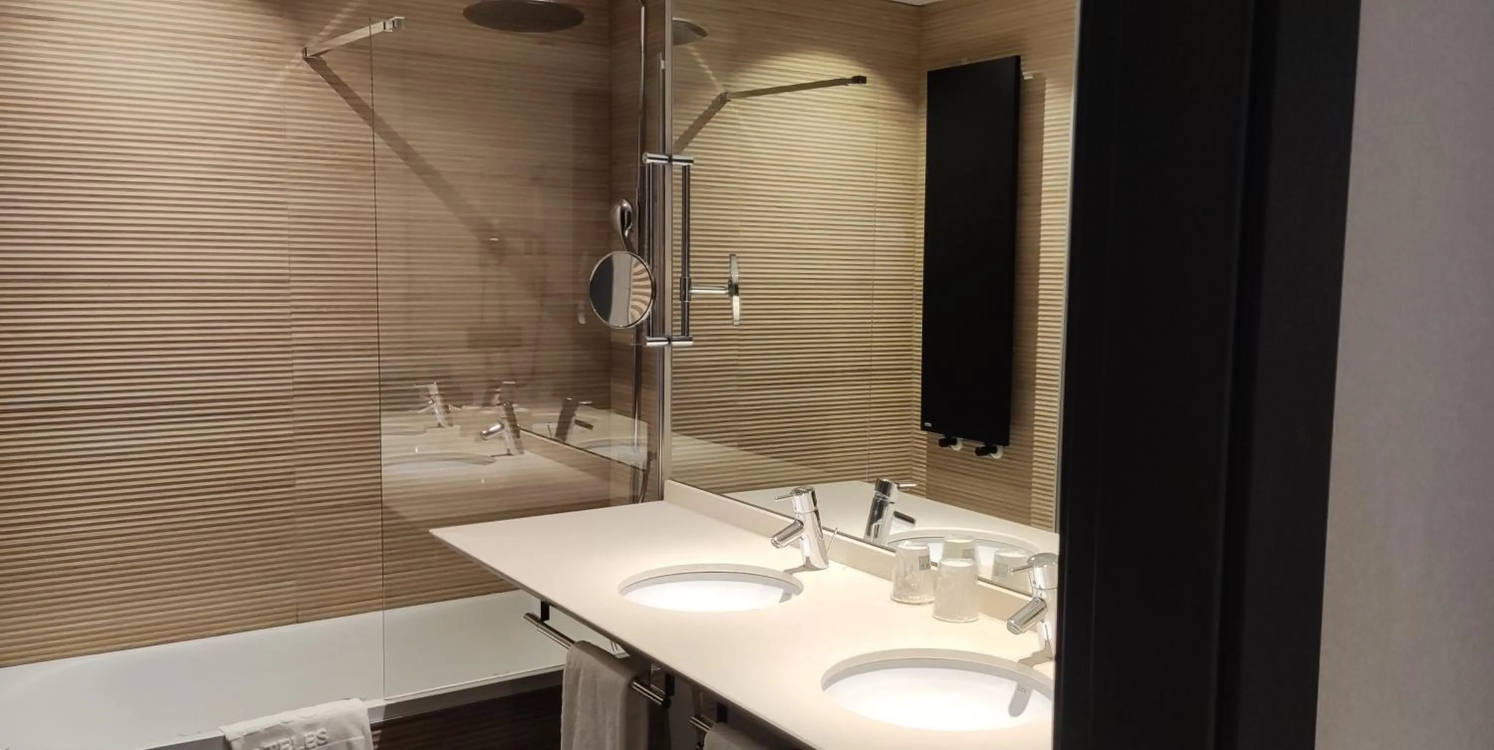 Bathroom in Silken Ciudad Gijón