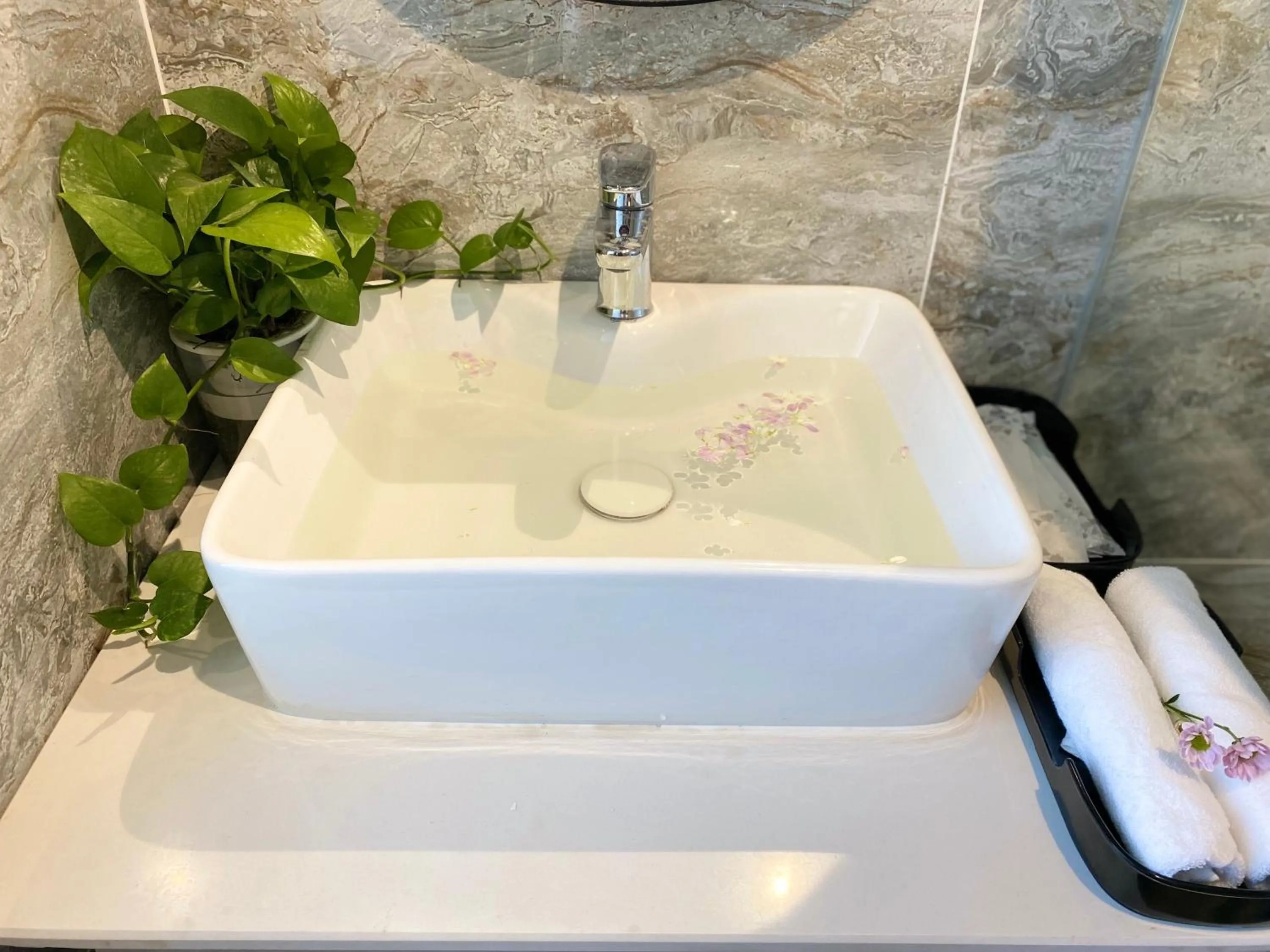 Bathroom in Elpis Hotel Phu Quoc