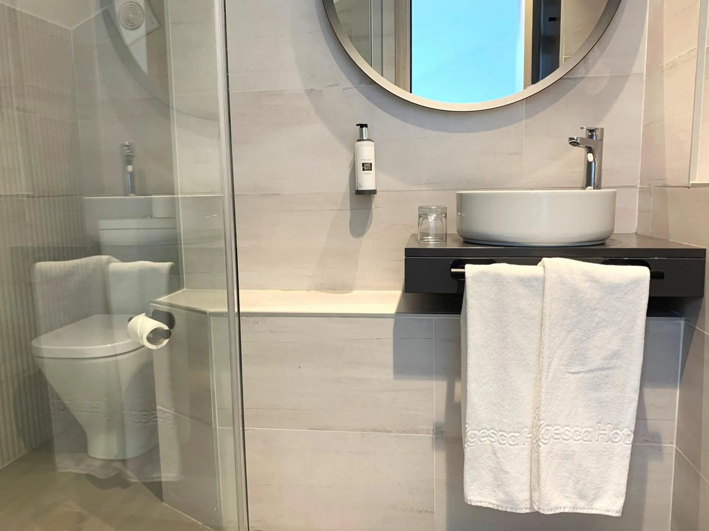 Bathroom in Hotel Pombal Rooms