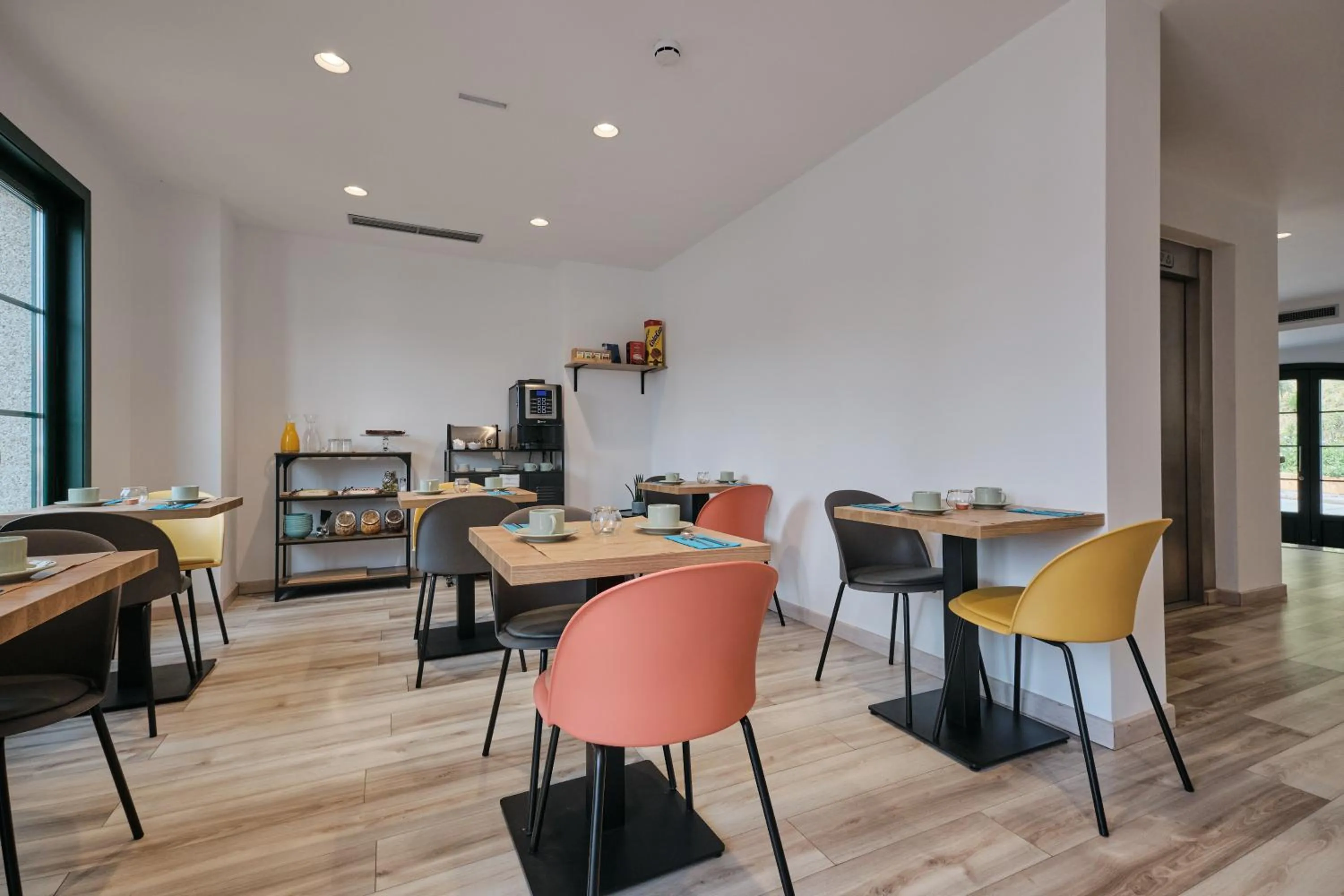 Breakfast in Hotel Pombal Rooms