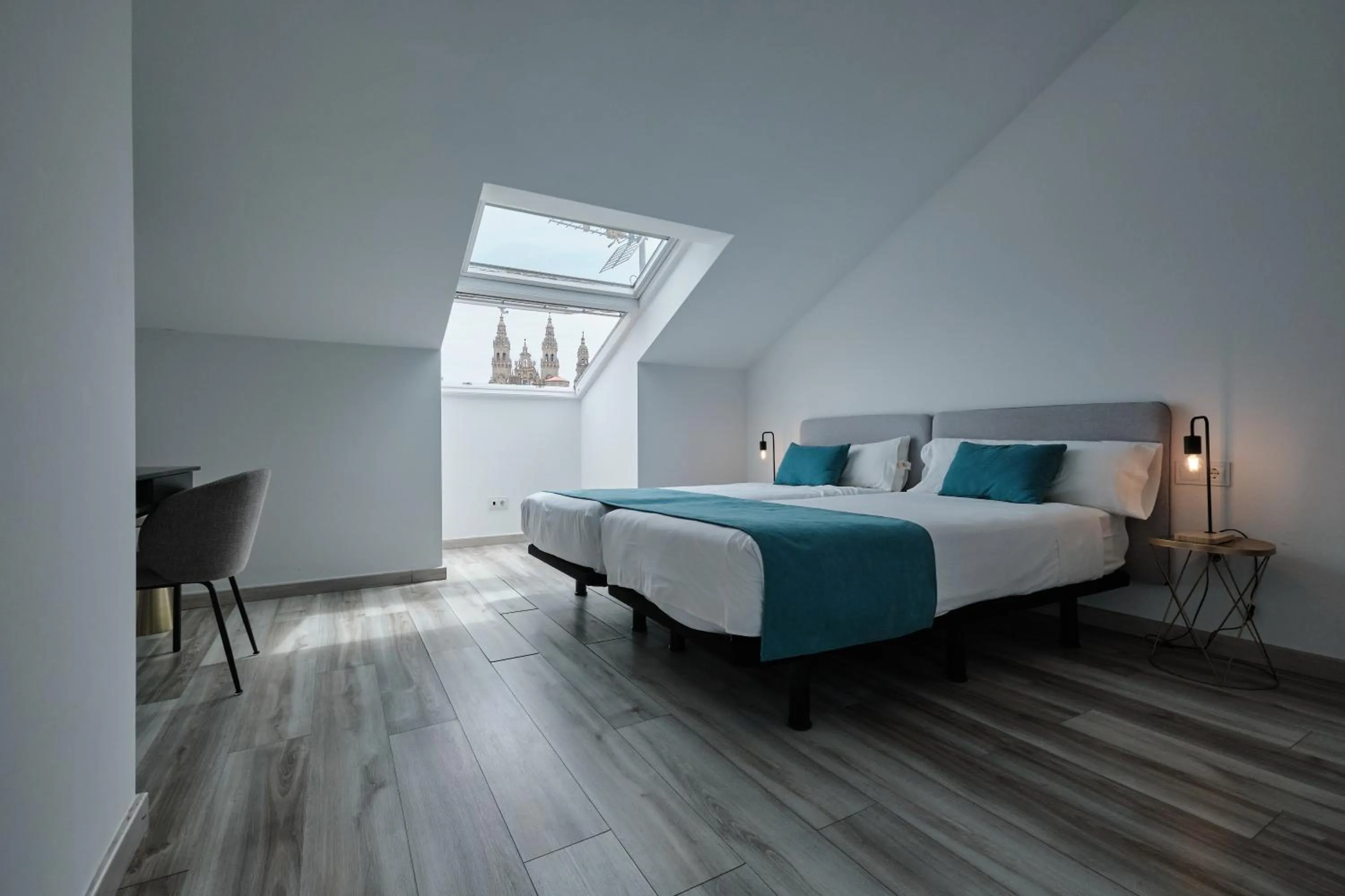 Landmark view, Bed in Hotel Pombal Rooms