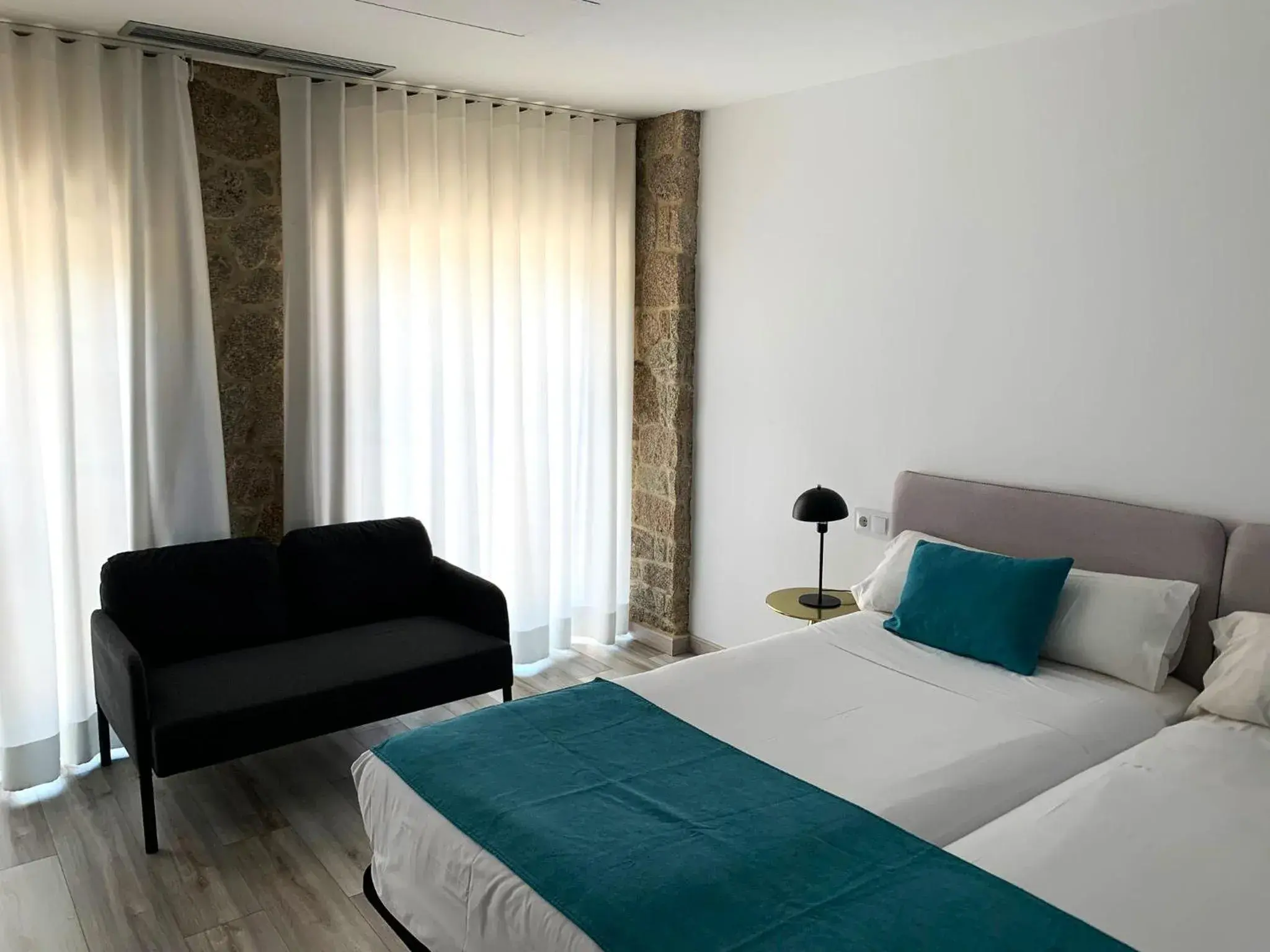 Economy Double Room - single occupancy in Hotel Pombal Rooms Economy Double Room - single occupancy in Hotel Pombal Rooms
